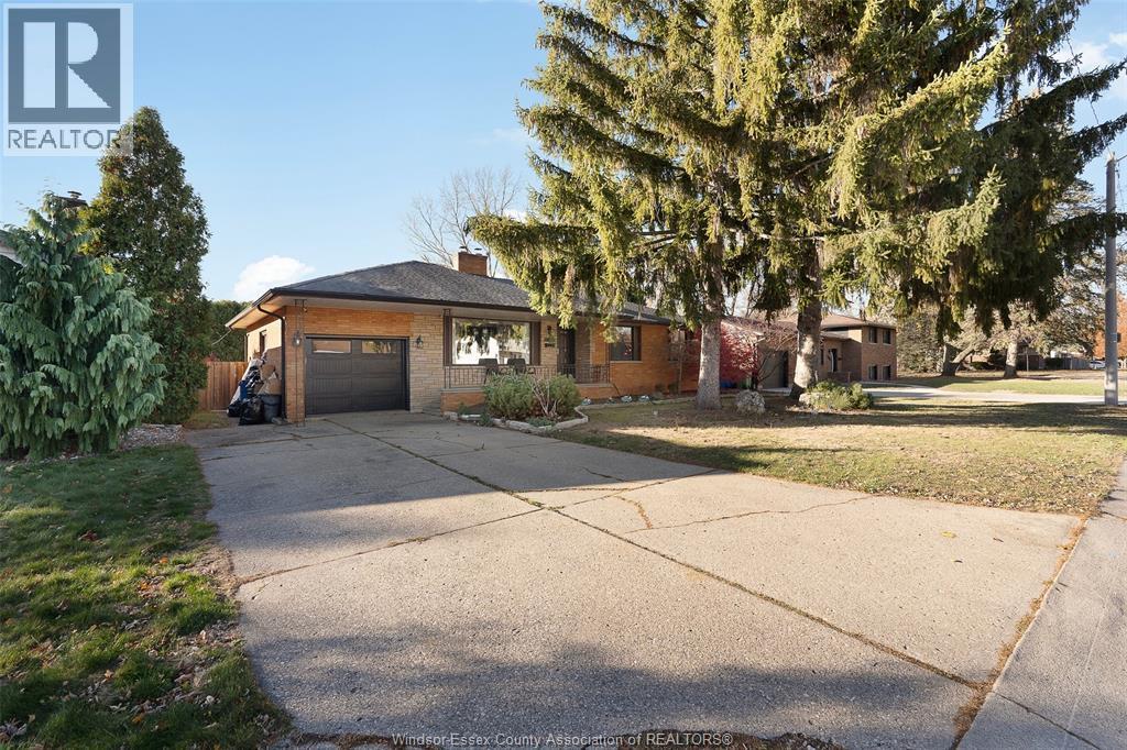 5815 Canada Street, Lasalle, ON - Outdoor