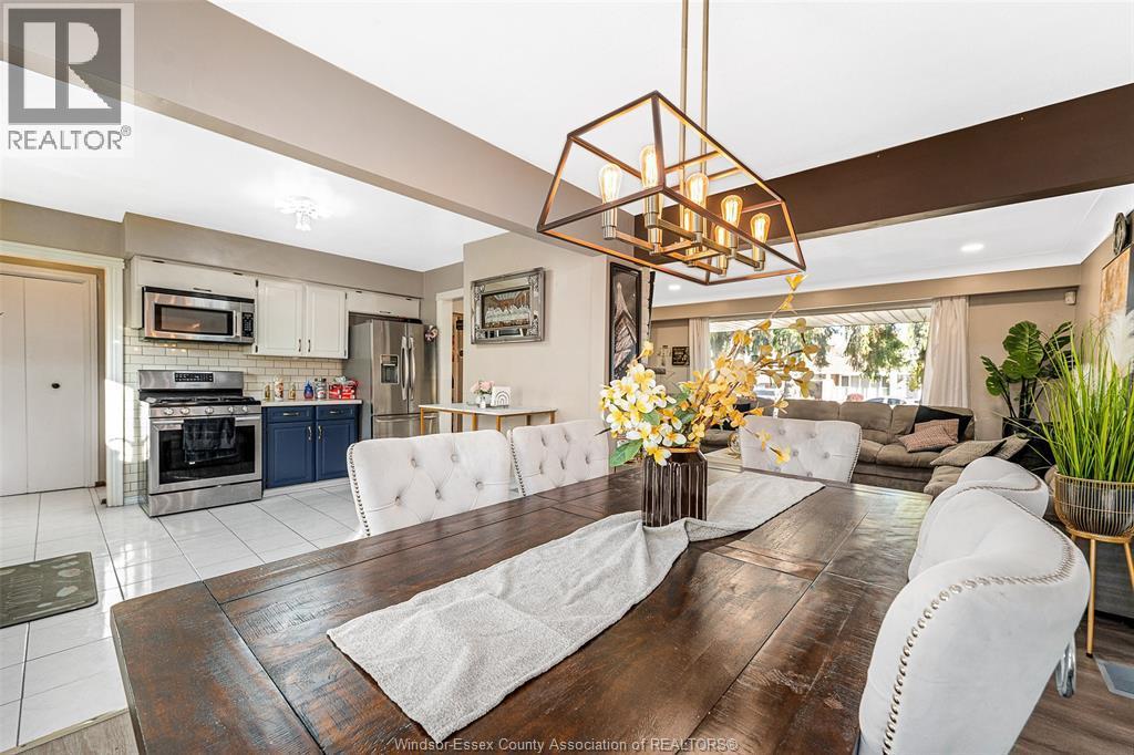 5815 Canada Street, Lasalle, ON - Indoor Photo Showing Dining Room