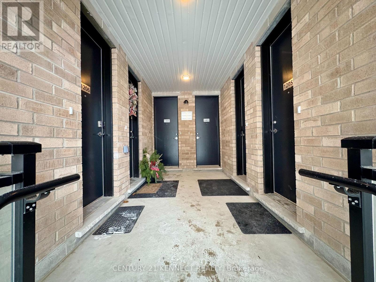 1406 - 56 Elizabeth Street S, Richmond Hill, ON - With Exterior