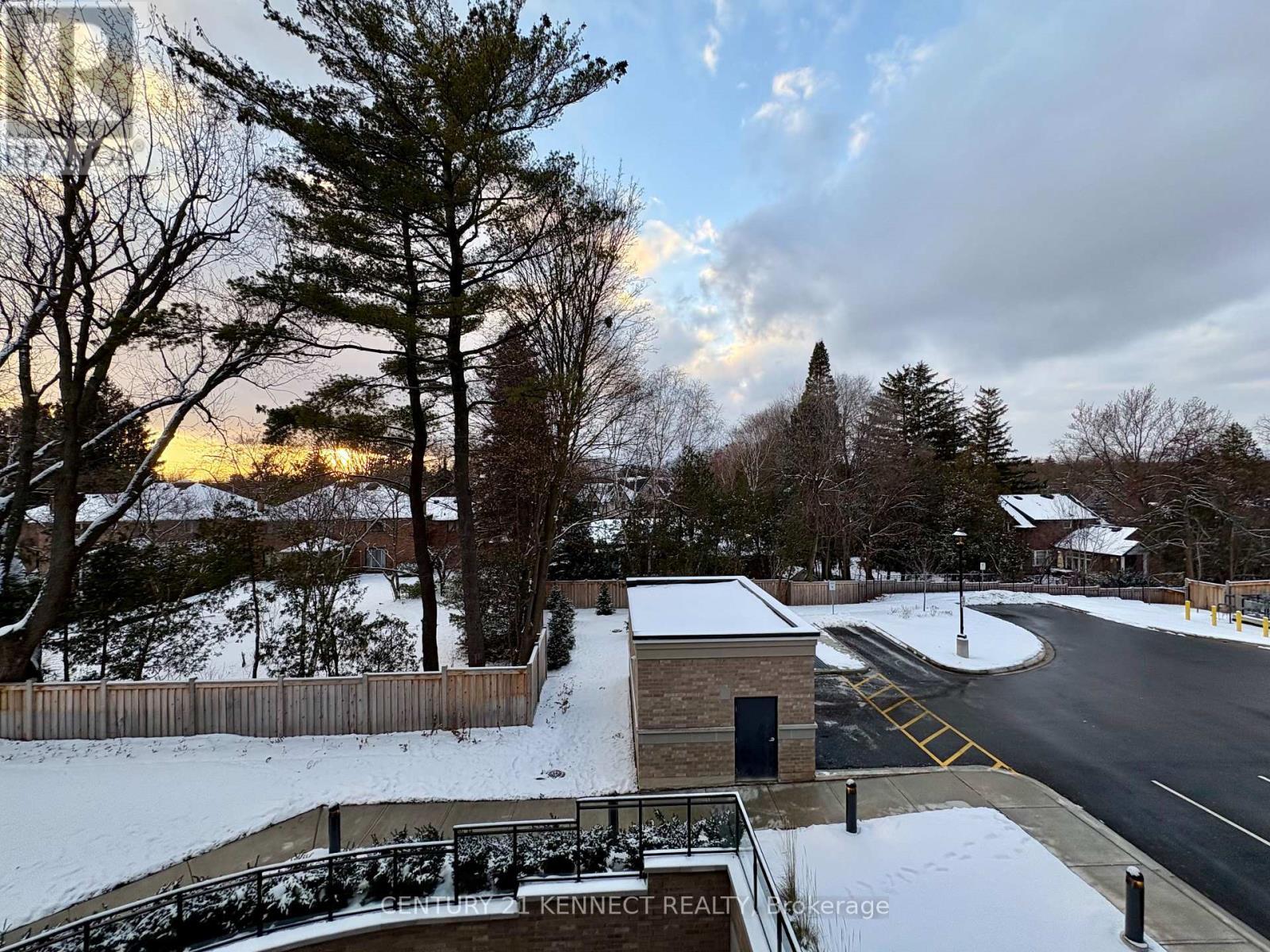 1406 - 56 Elizabeth Street S, Richmond Hill, ON - Outdoor