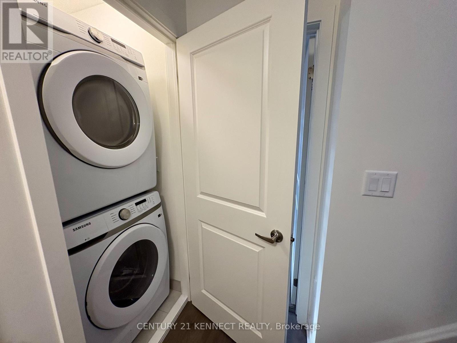 1406 - 56 Elizabeth Street S, Richmond Hill, ON - Indoor Photo Showing Laundry Room