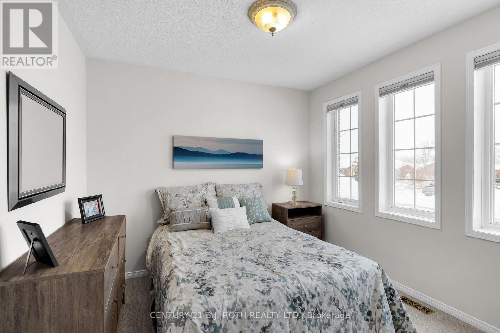 53 Benson Drive, Barrie, ON - Indoor Photo Showing Bedroom