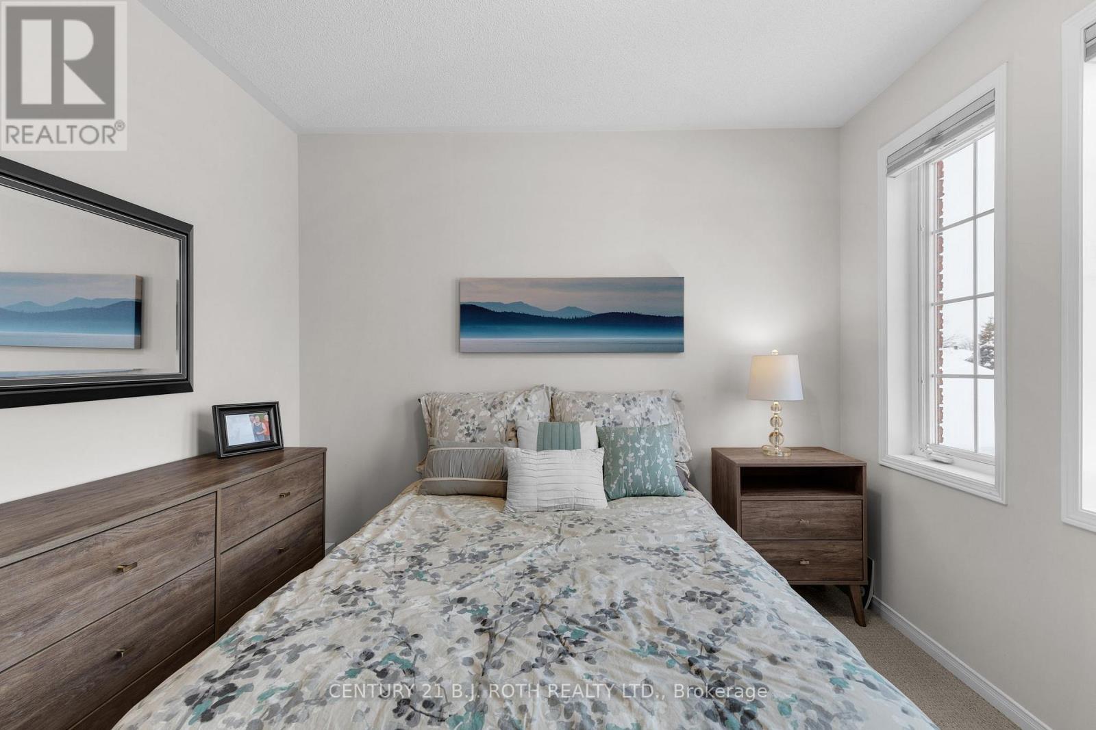 53 Benson Drive, Barrie, ON - Indoor Photo Showing Bedroom