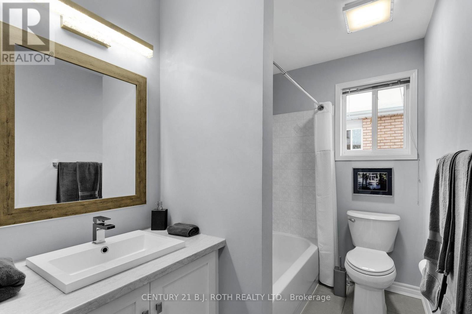 53 Benson Drive, Barrie, ON - Indoor Photo Showing Bathroom