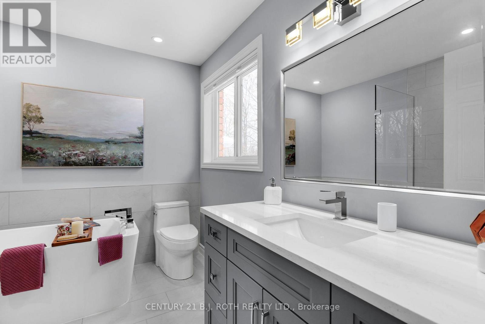 53 Benson Drive, Barrie, ON - Indoor Photo Showing Bathroom