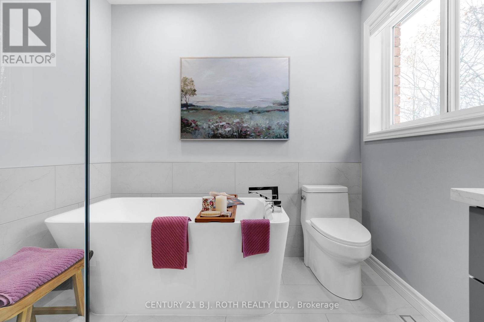 53 Benson Drive, Barrie, ON - Indoor Photo Showing Bathroom