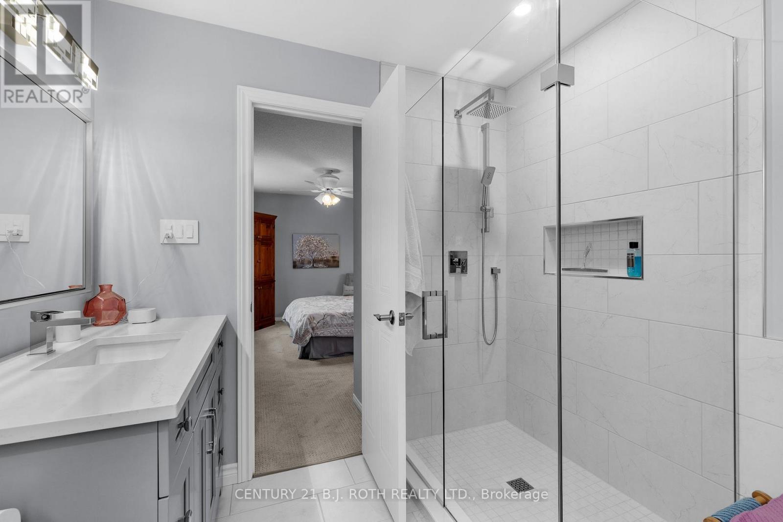 53 Benson Drive, Barrie, ON - Indoor Photo Showing Bathroom