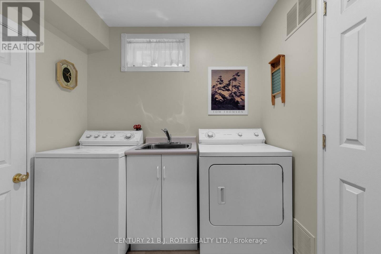 53 Benson Drive, Barrie, ON - Indoor Photo Showing Laundry Room