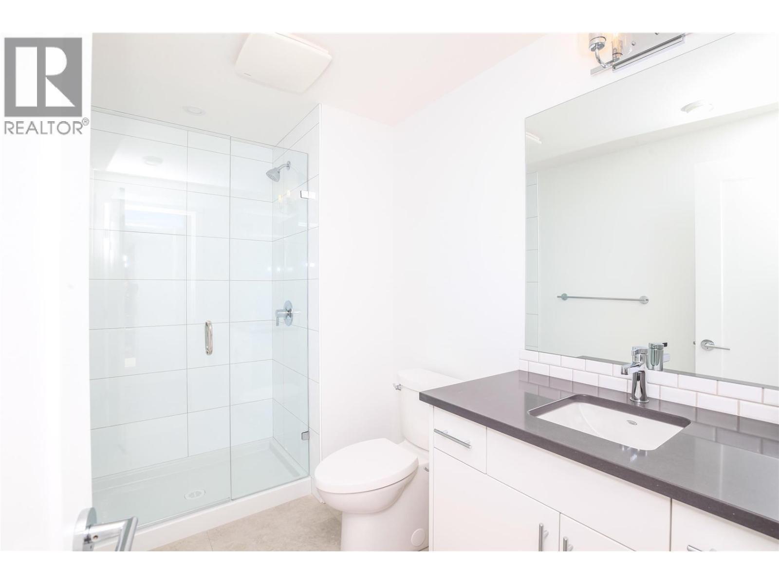 Similar Too - 610 Academy Way Unit# 118, Kelowna, BC - Indoor Photo Showing Bathroom