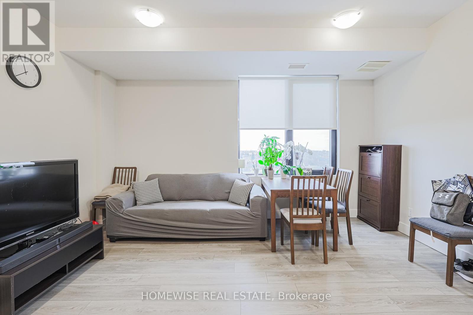 R02 - 293 Viewmount Avenue, Toronto, ON - Indoor