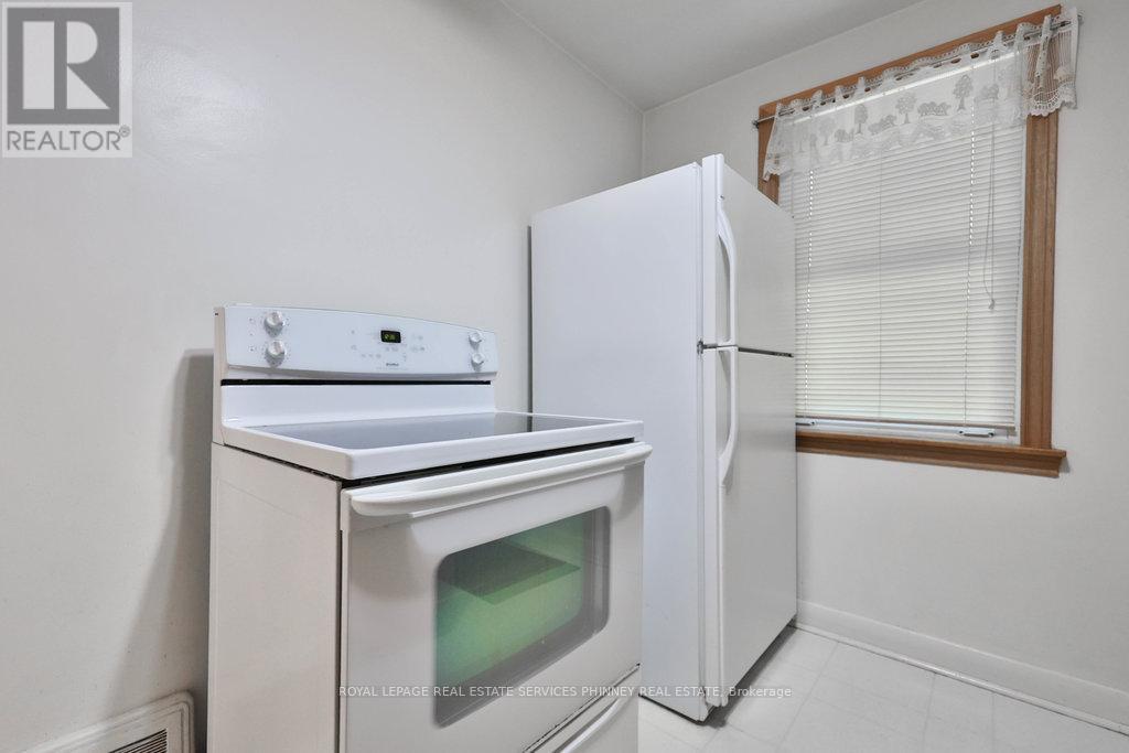 72 Oriole Avenue, Mississauga, ON - Indoor Photo Showing Laundry Room