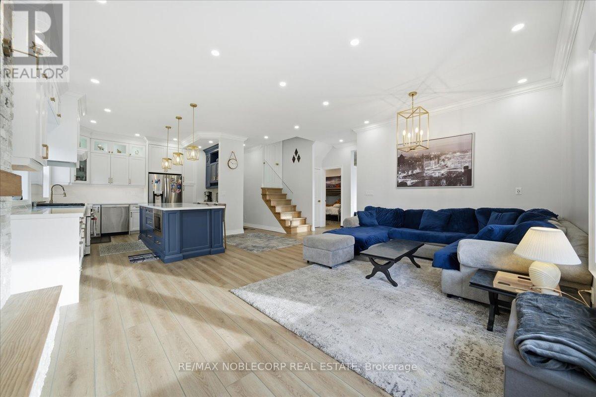 Main - 18 Florida Crescent, Toronto, ON - Indoor