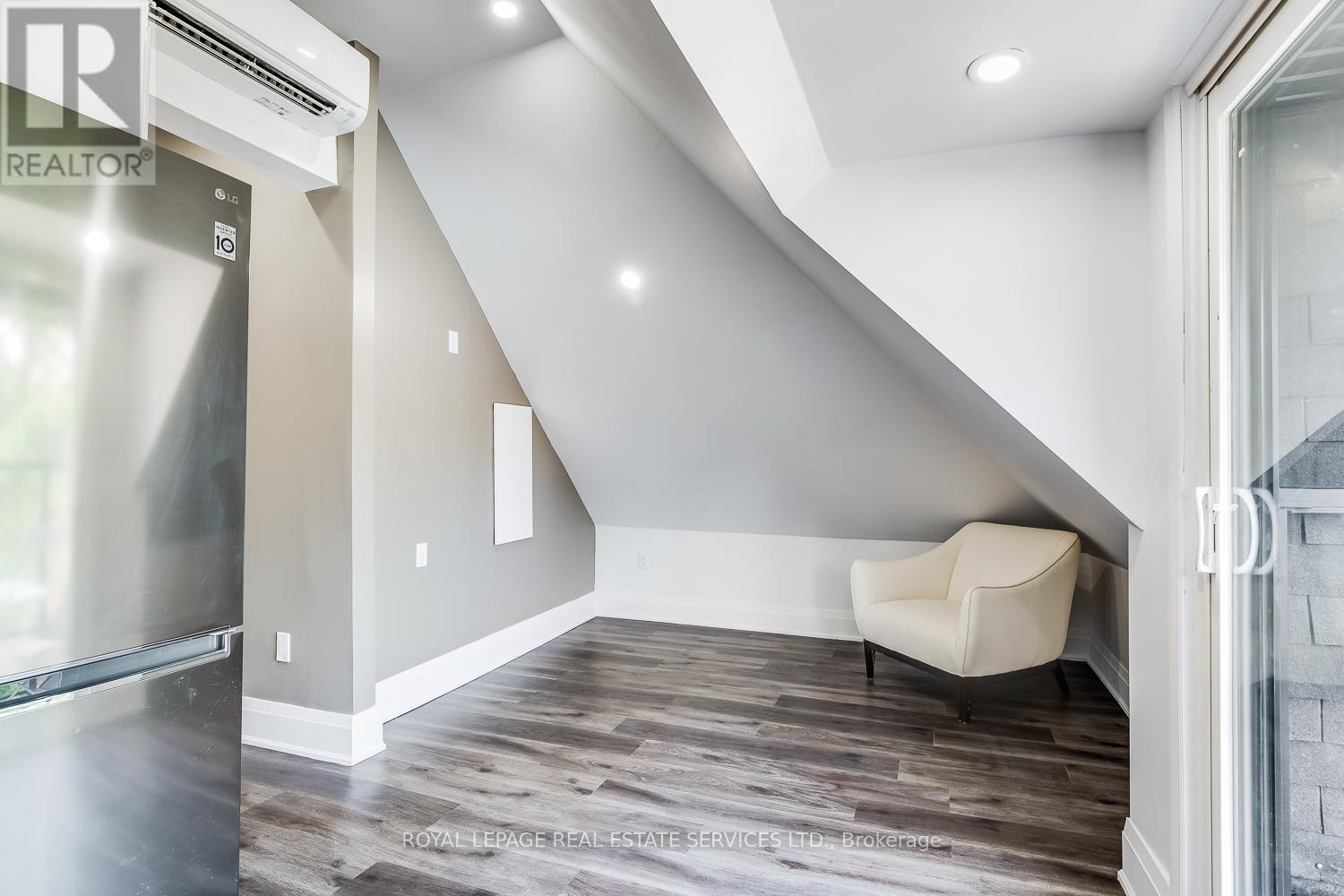 3 - 19 Springhurst Avenue, Toronto, ON - Indoor Photo Showing Other Room