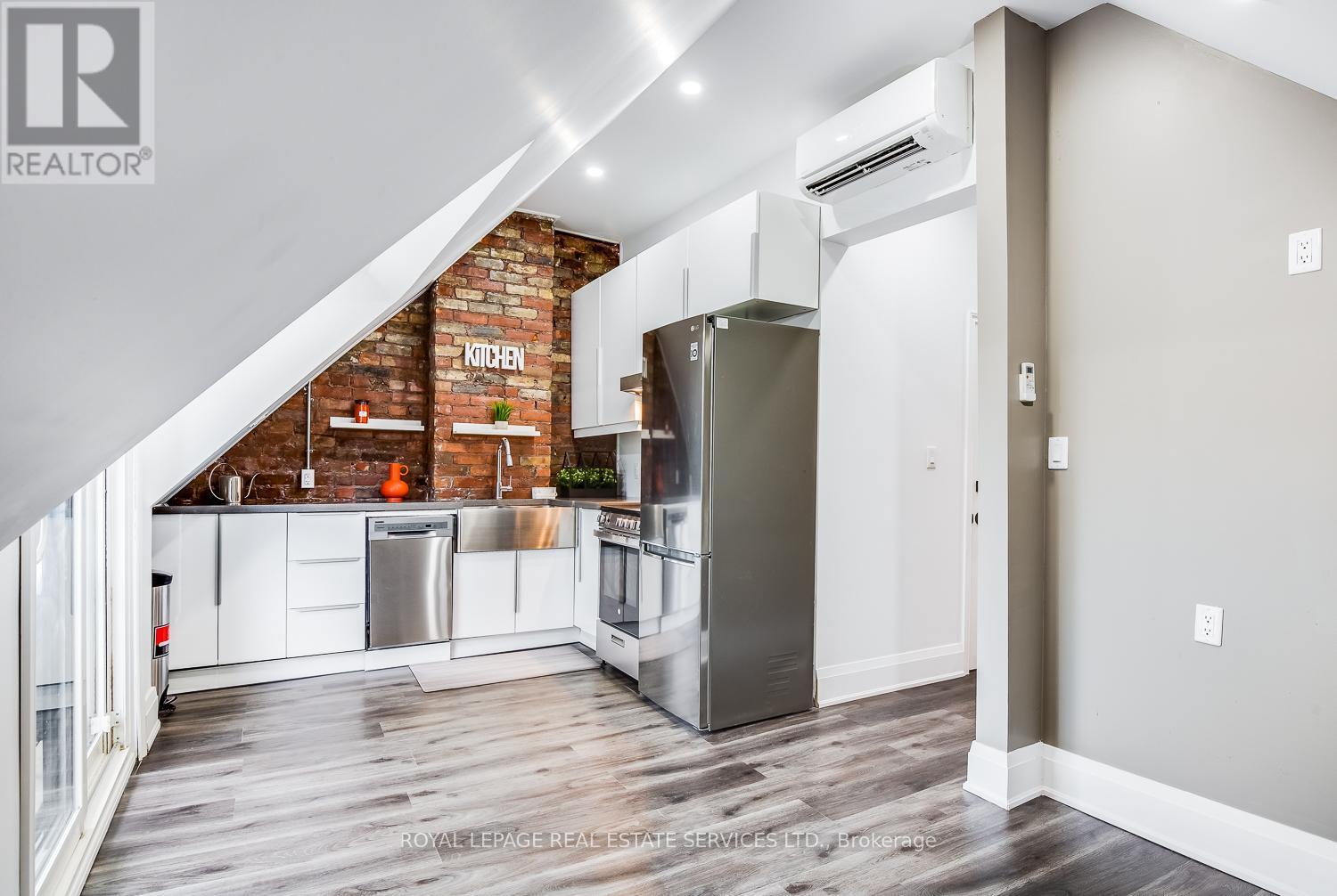 3 - 19 Springhurst Avenue, Toronto, ON - Indoor