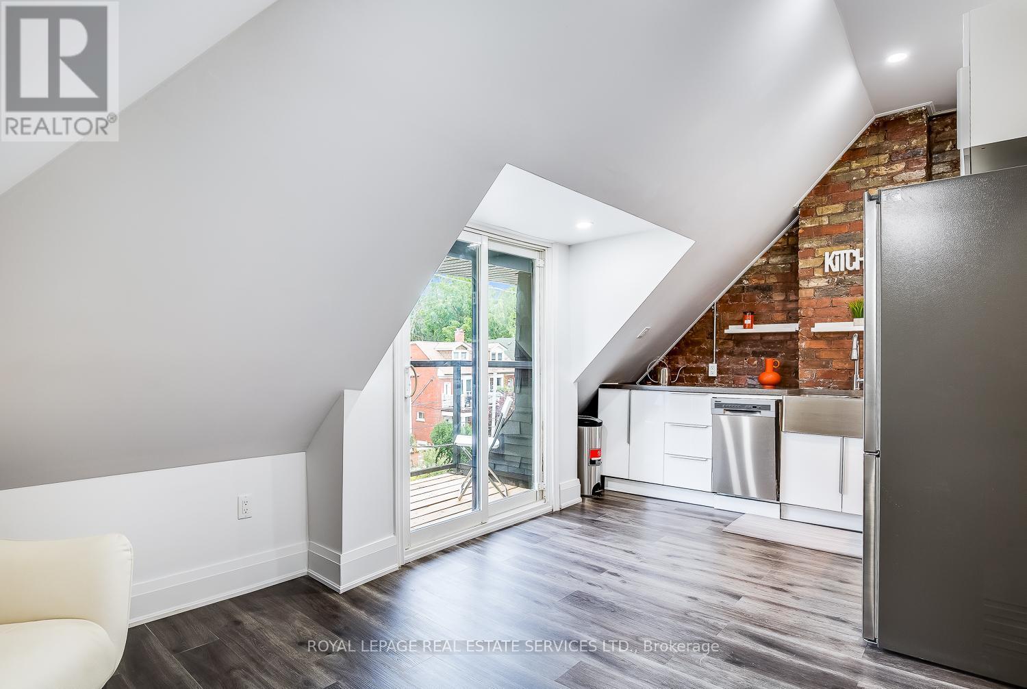 3 - 19 Springhurst Avenue, Toronto, ON - Indoor Photo Showing Other Room