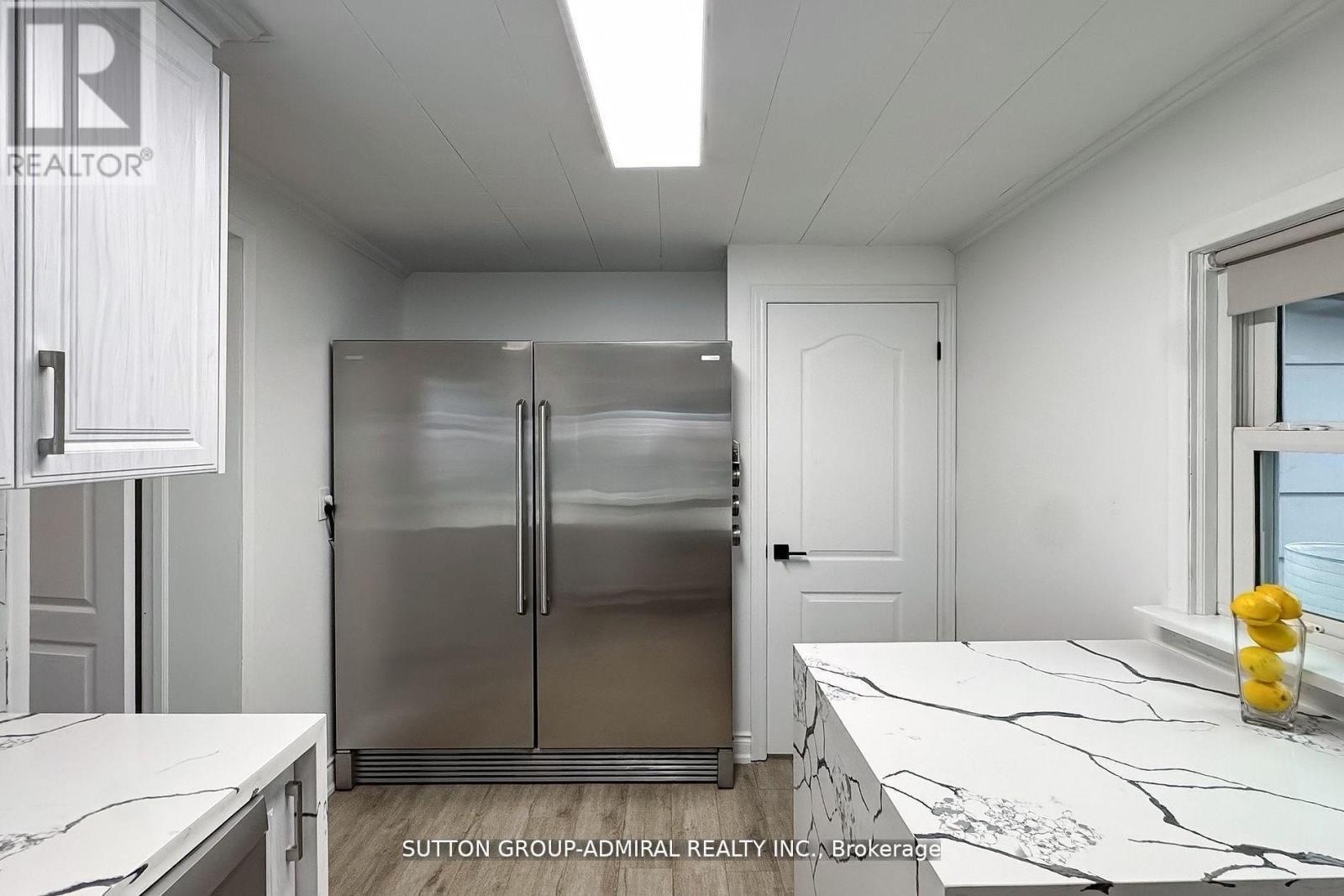 14 Spears Street, Toronto, ON - Indoor