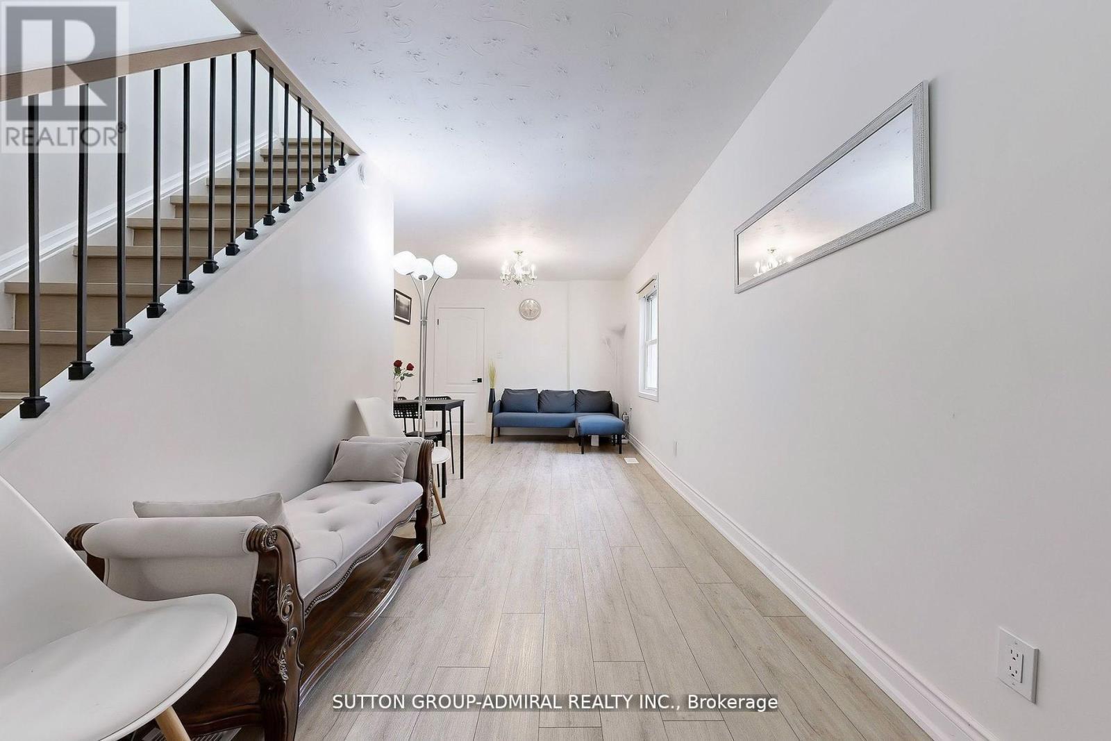 14 Spears Street, Toronto, ON - Indoor Photo Showing Other Room