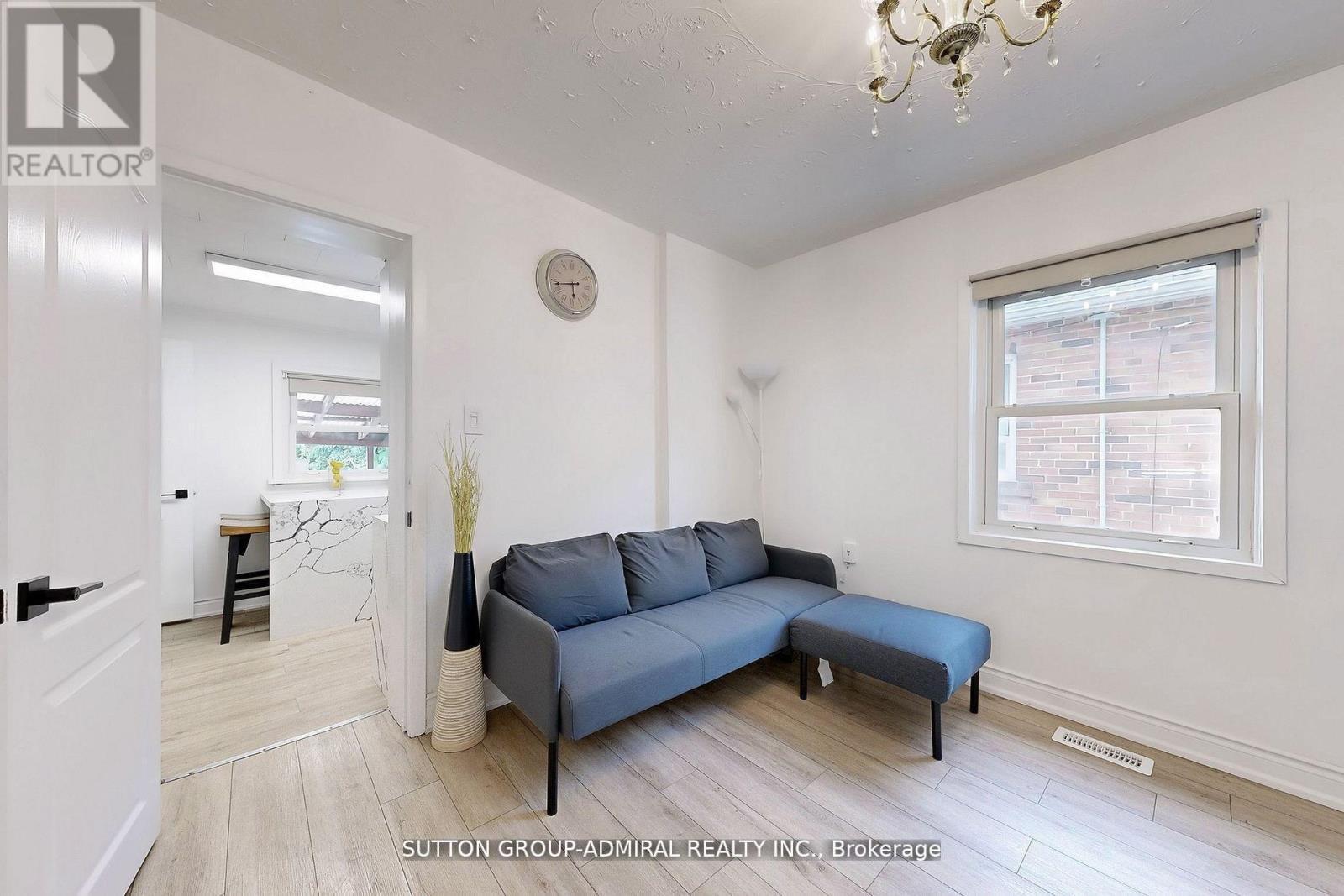 14 Spears Street, Toronto, ON - Indoor