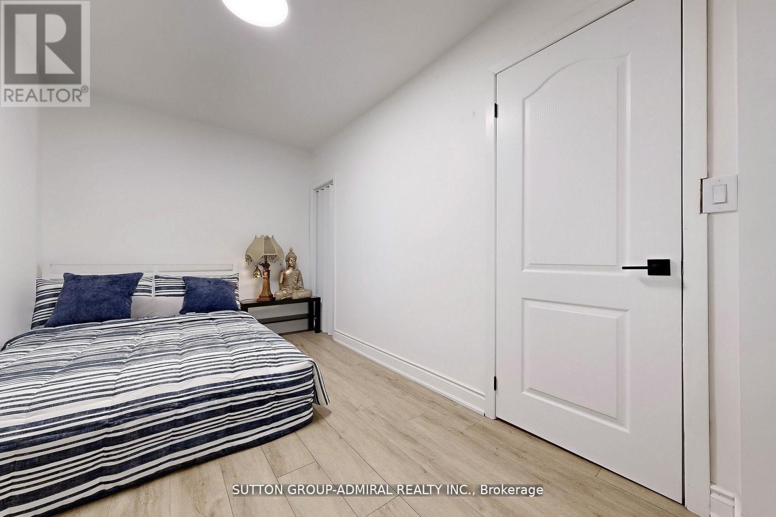 14 Spears Street, Toronto, ON - Indoor