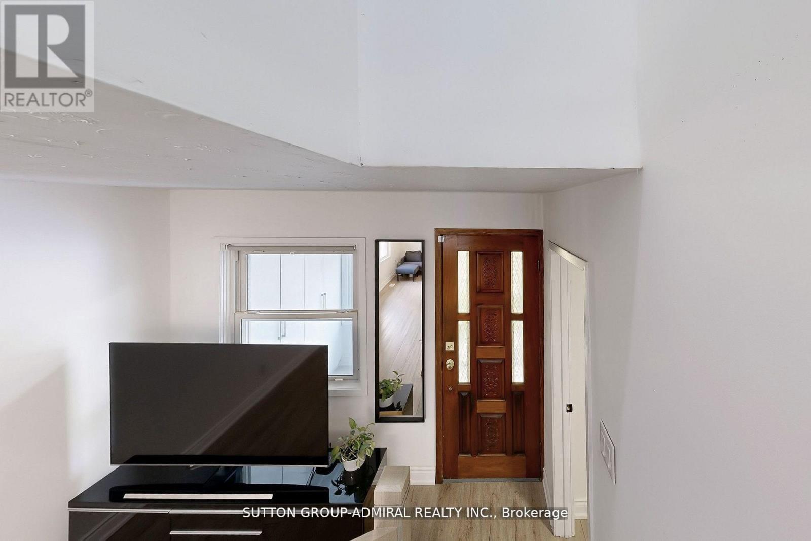 14 Spears Street, Toronto, ON - Indoor Photo Showing Other Room