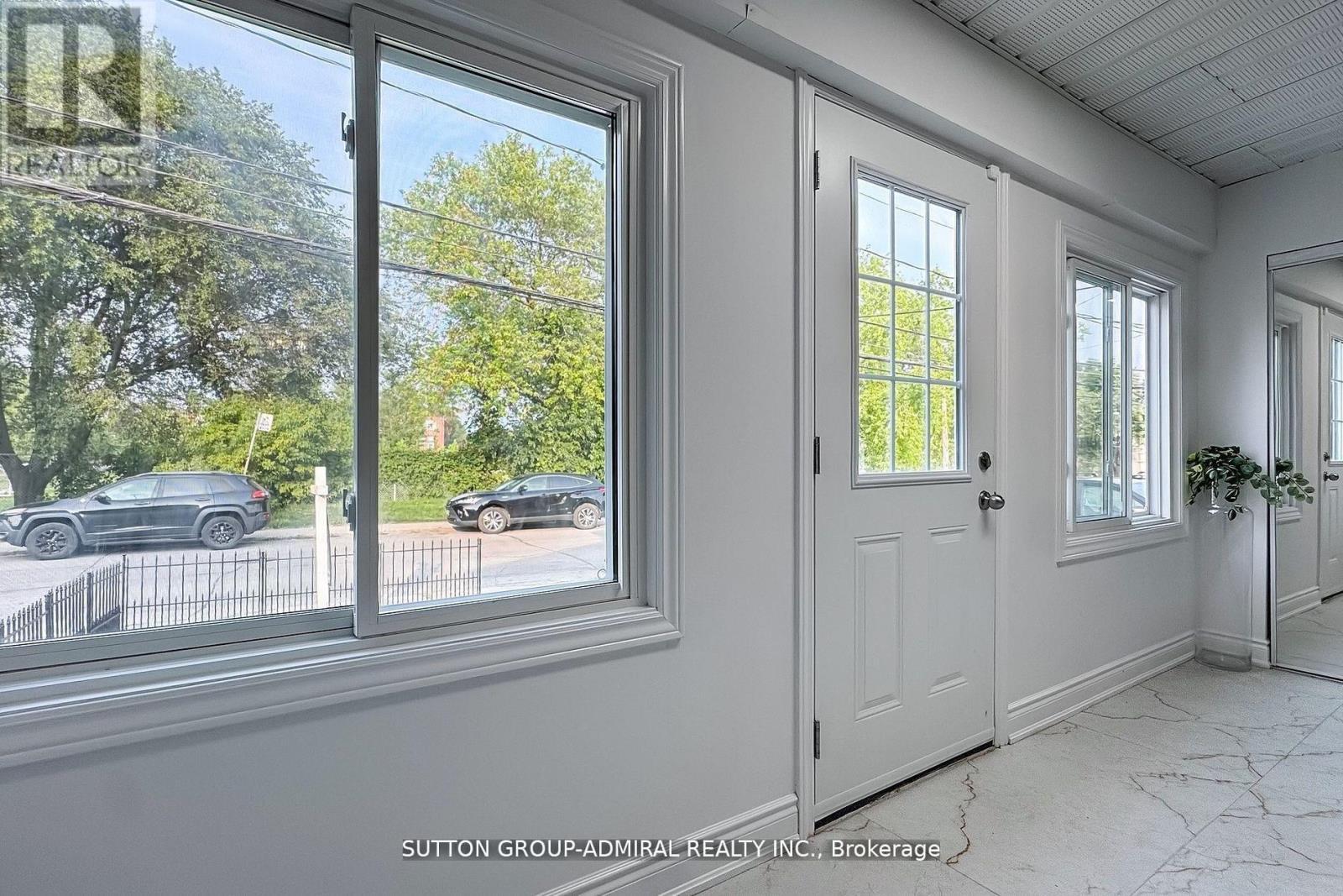 14 Spears Street, Toronto, ON - Indoor Photo Showing Other Room