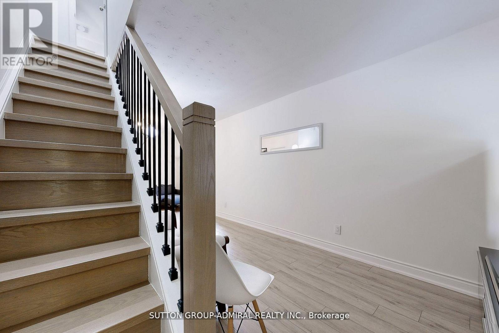 14 Spears Street, Toronto, ON - Indoor Photo Showing Other Room