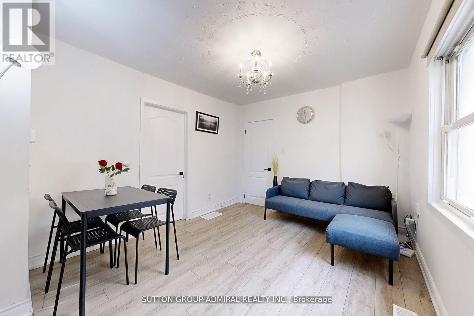 14 Spears Street, Toronto, ON - Indoor