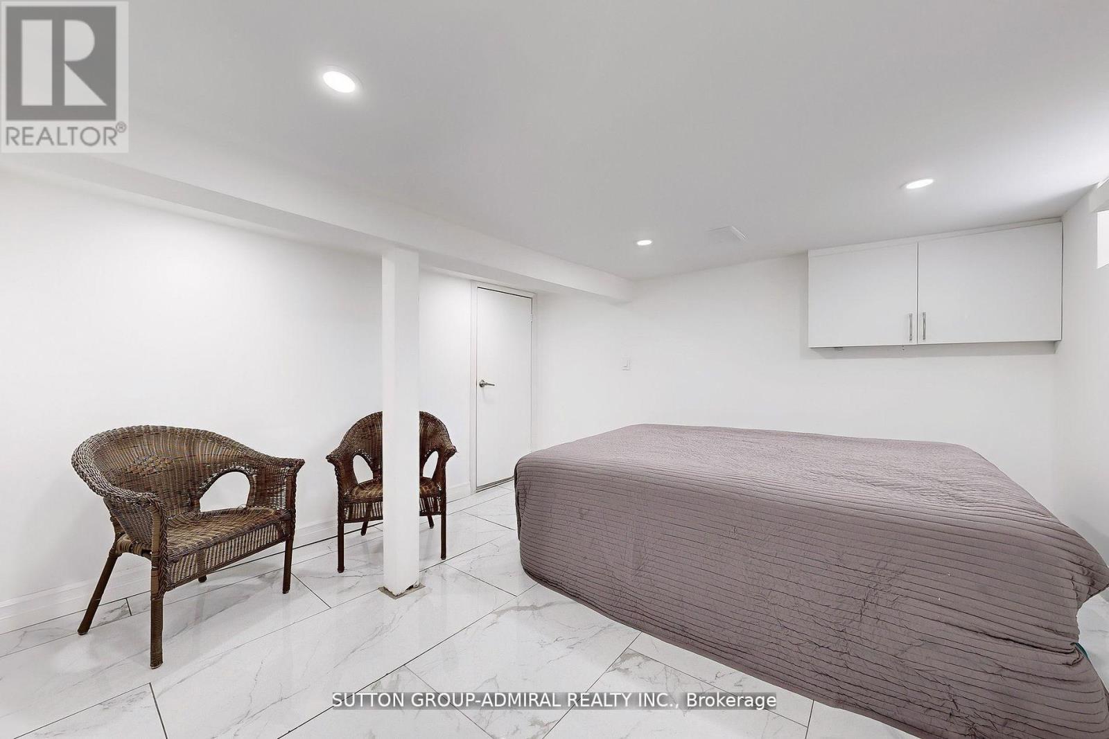 14 Spears Street, Toronto, ON - Indoor