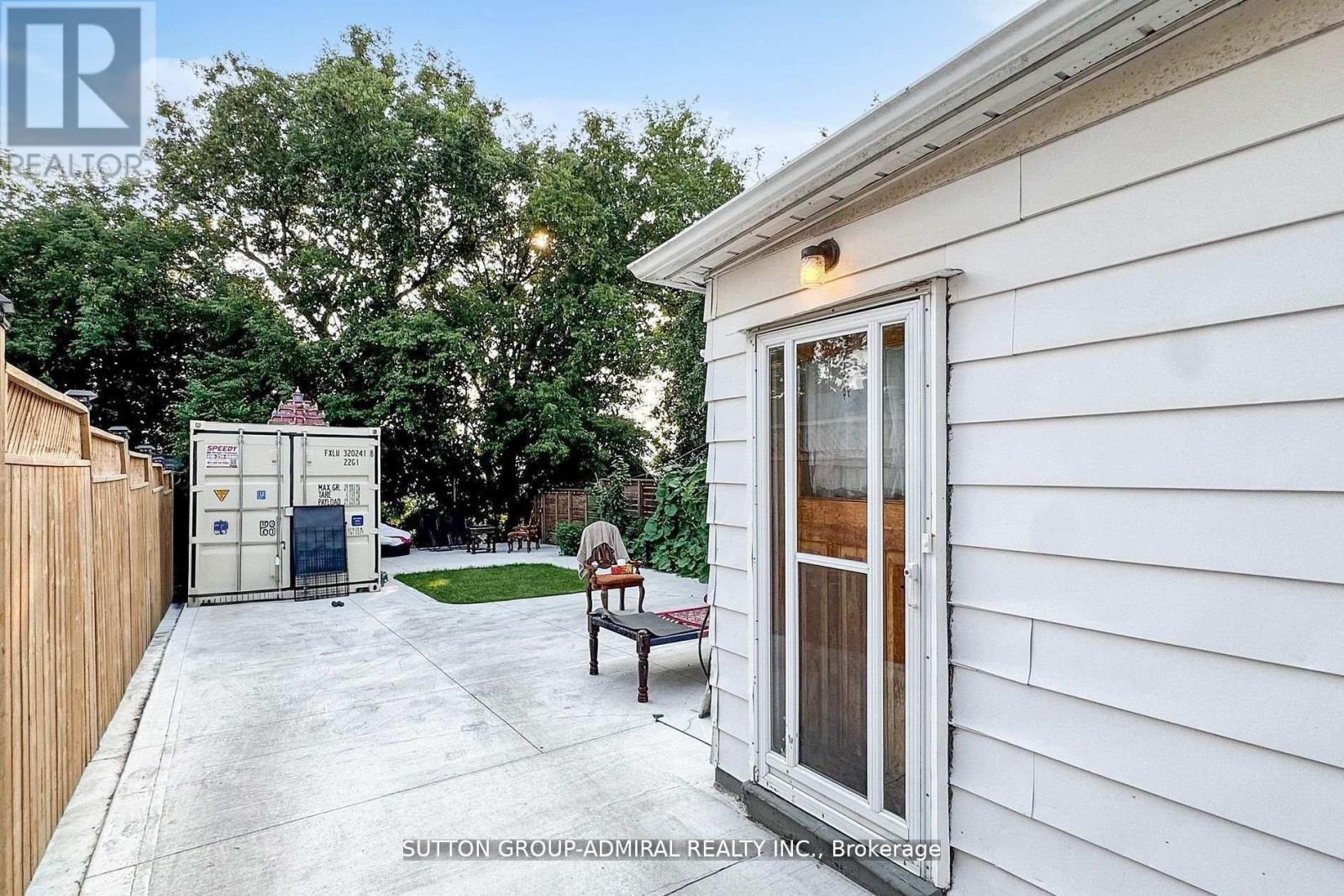 14 Spears Street, Toronto, ON - Outdoor With Exterior