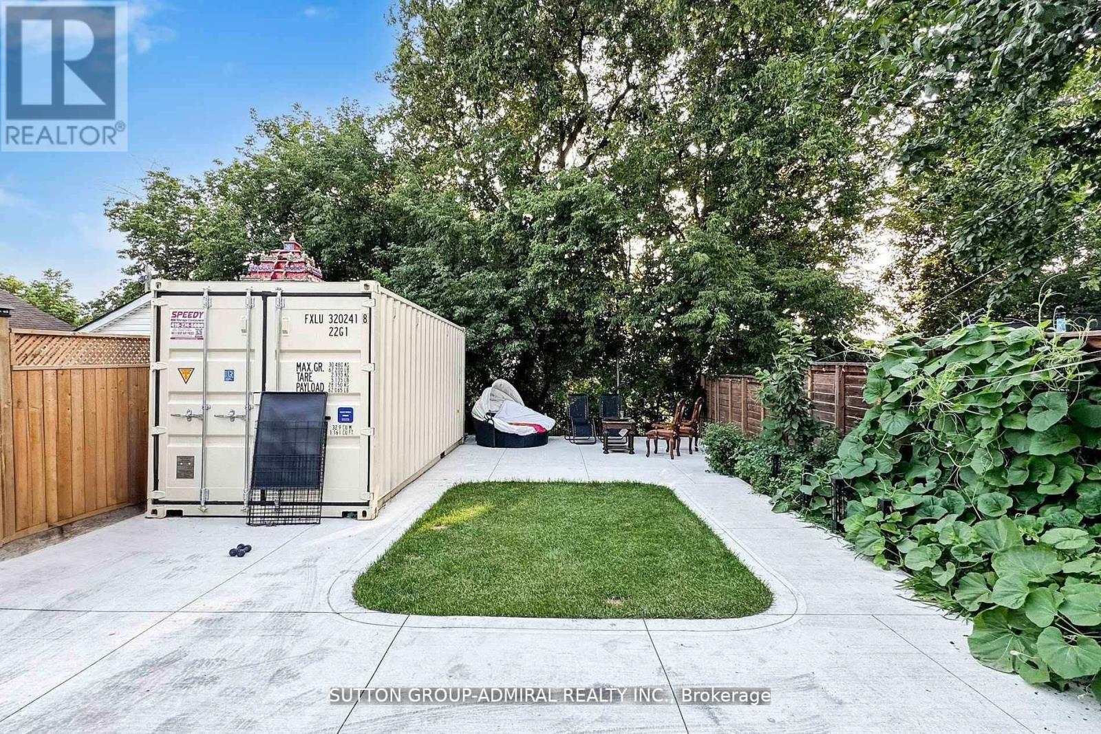 14 Spears Street, Toronto, ON - Outdoor