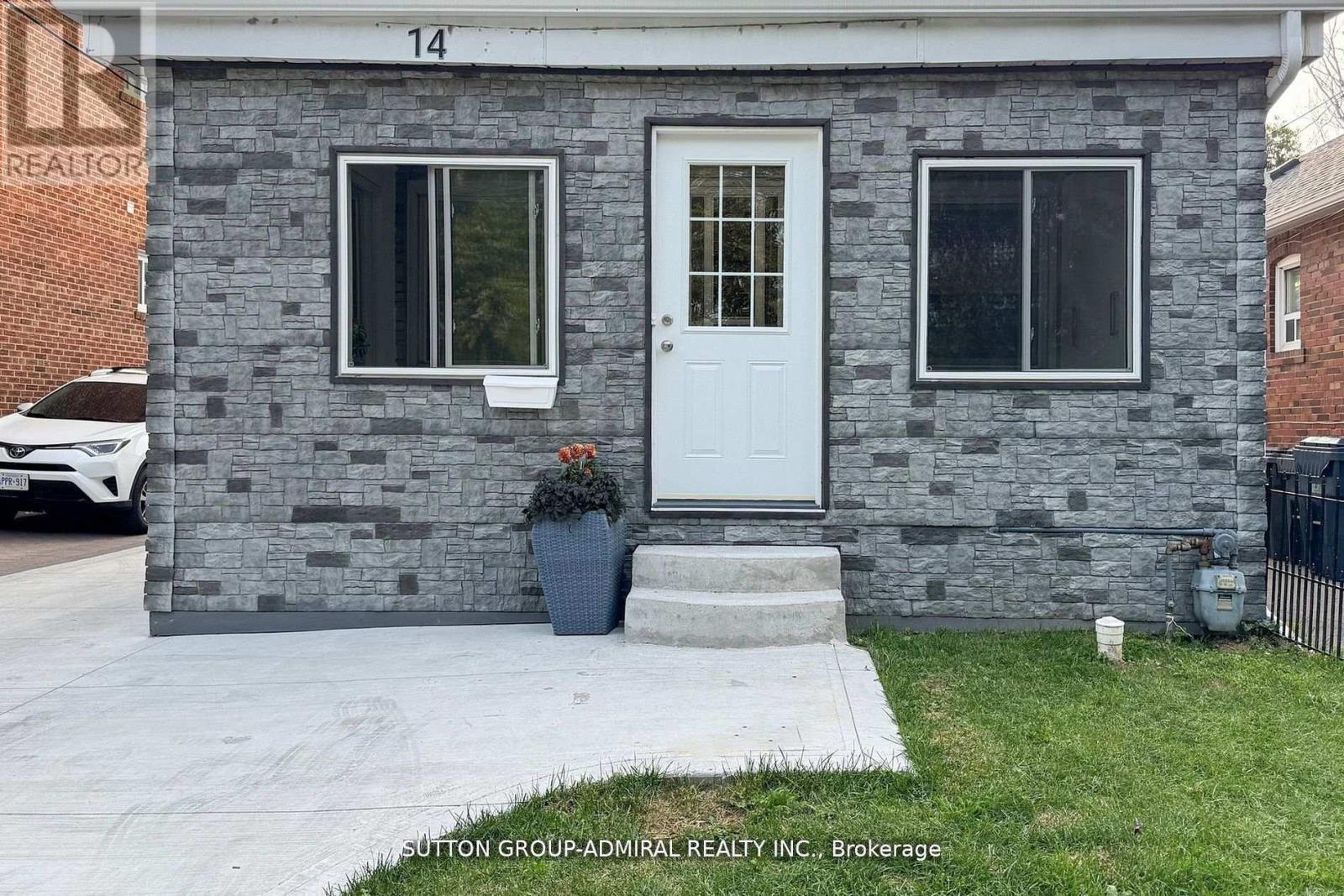 14 Spears Street, Toronto, ON - Outdoor