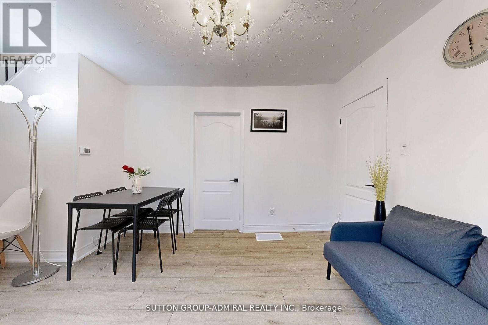 14 Spears Street, Toronto, ON - Indoor