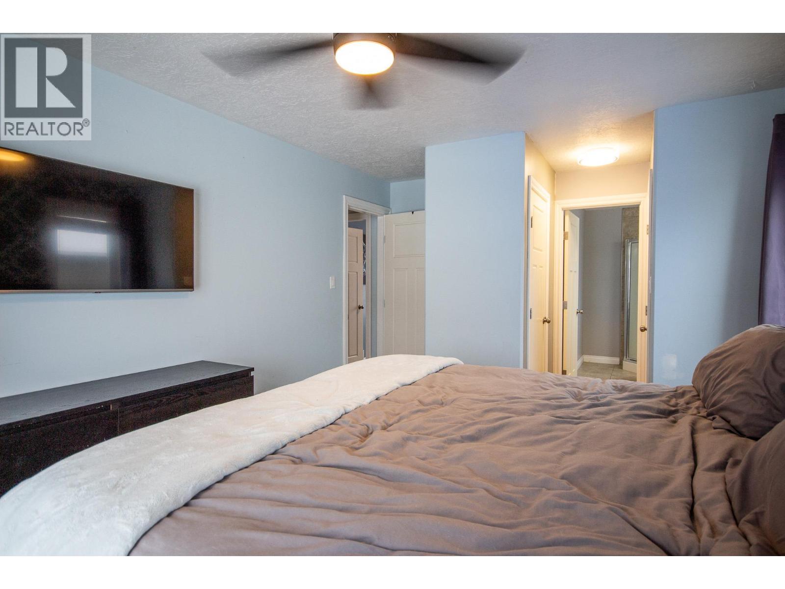 1717 87 Avenue, Dawson Creek, BC - Indoor Photo Showing Bedroom