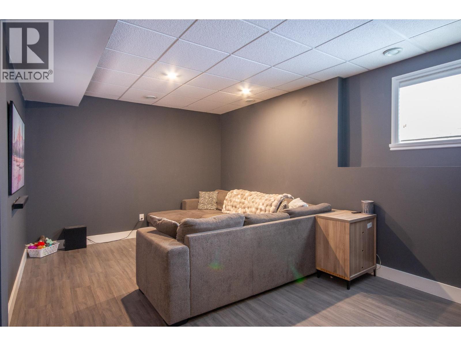 1717 87 Avenue, Dawson Creek, BC - Indoor