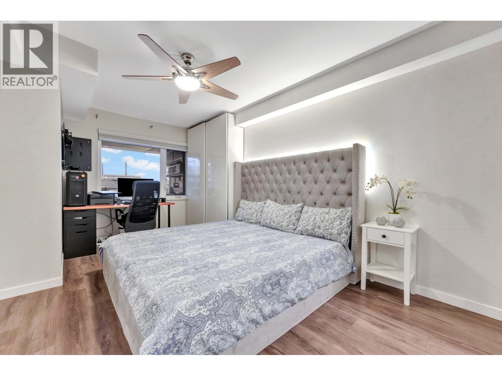 Ph6 2373 Atkins Avenue, Port Coquitlam, BC - Indoor Photo Showing Bedroom