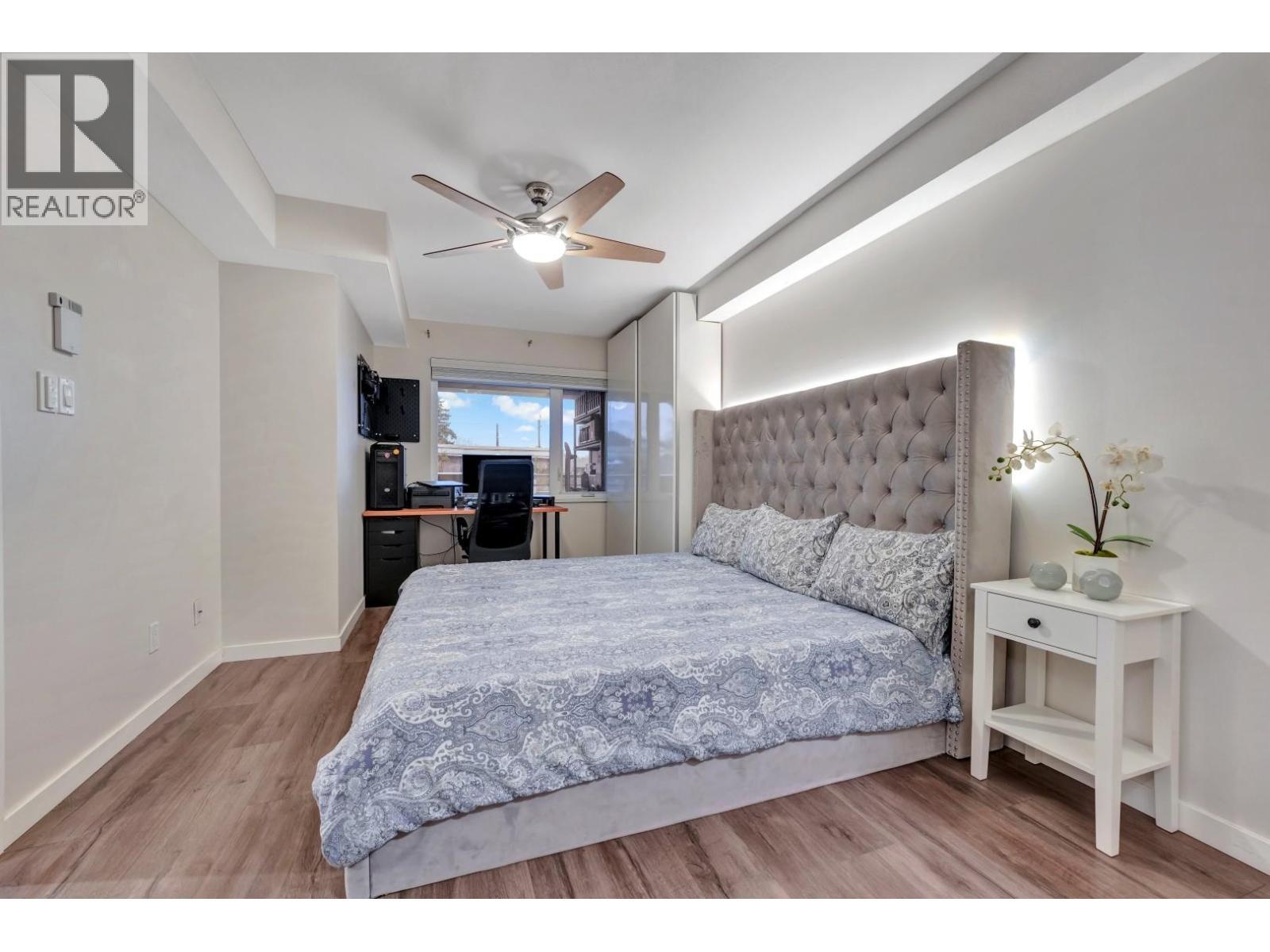 Ph6 2373 Atkins Avenue, Port Coquitlam, BC - Indoor Photo Showing Bedroom