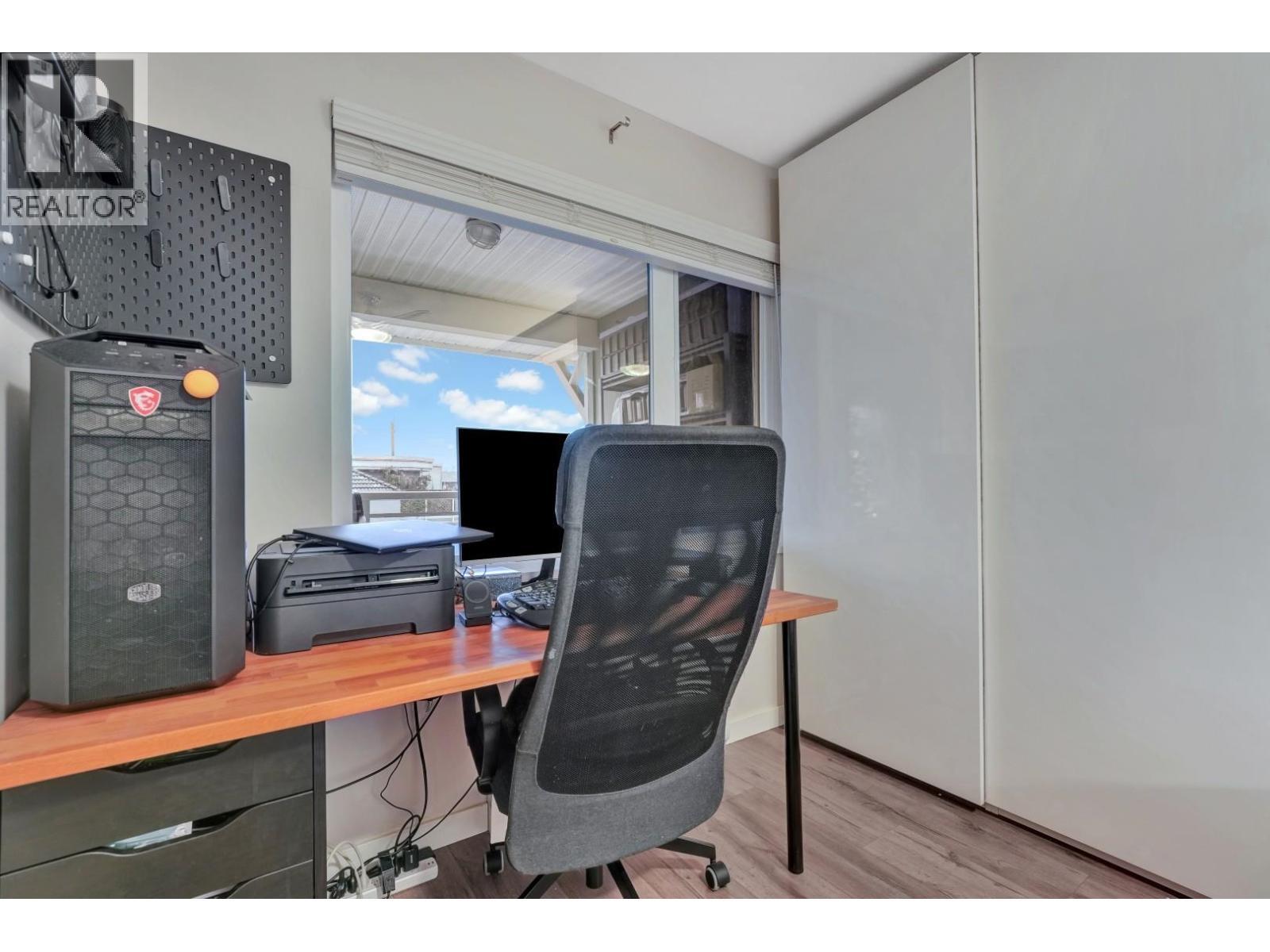 Ph6 2373 Atkins Avenue, Port Coquitlam, BC - Indoor Photo Showing Office