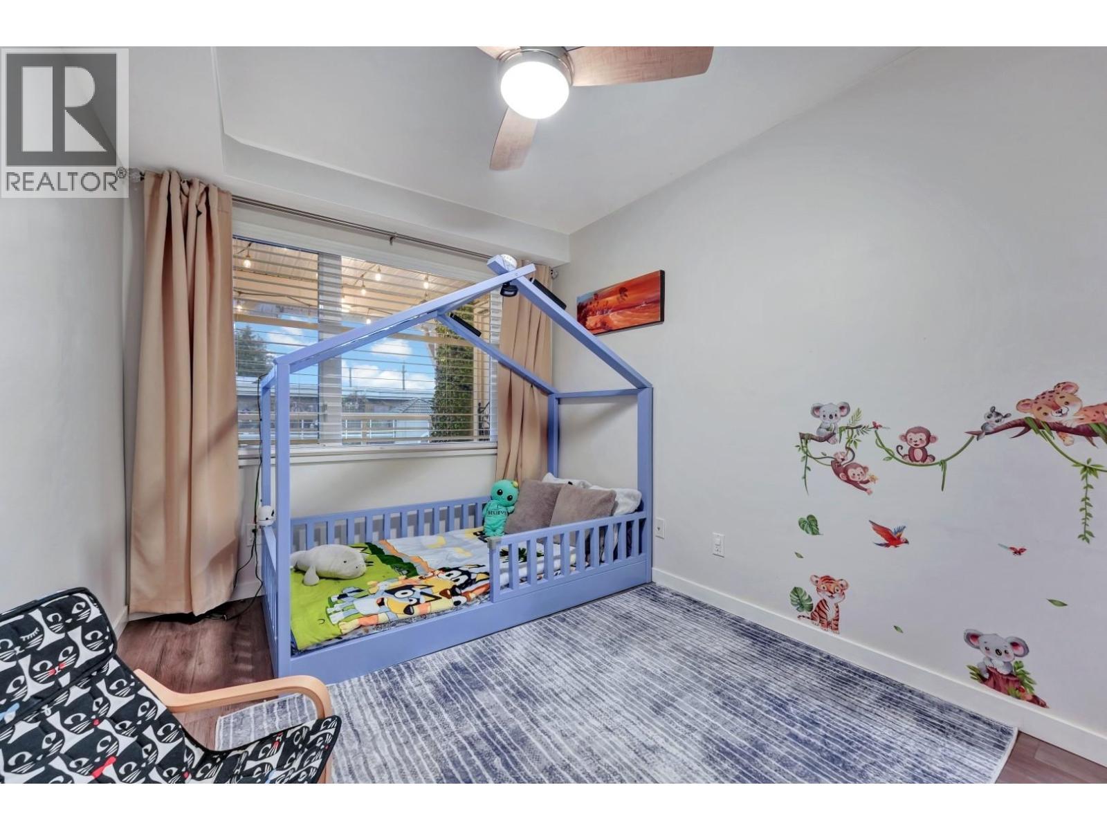 Ph6 2373 Atkins Avenue, Port Coquitlam, BC - Indoor Photo Showing Bedroom