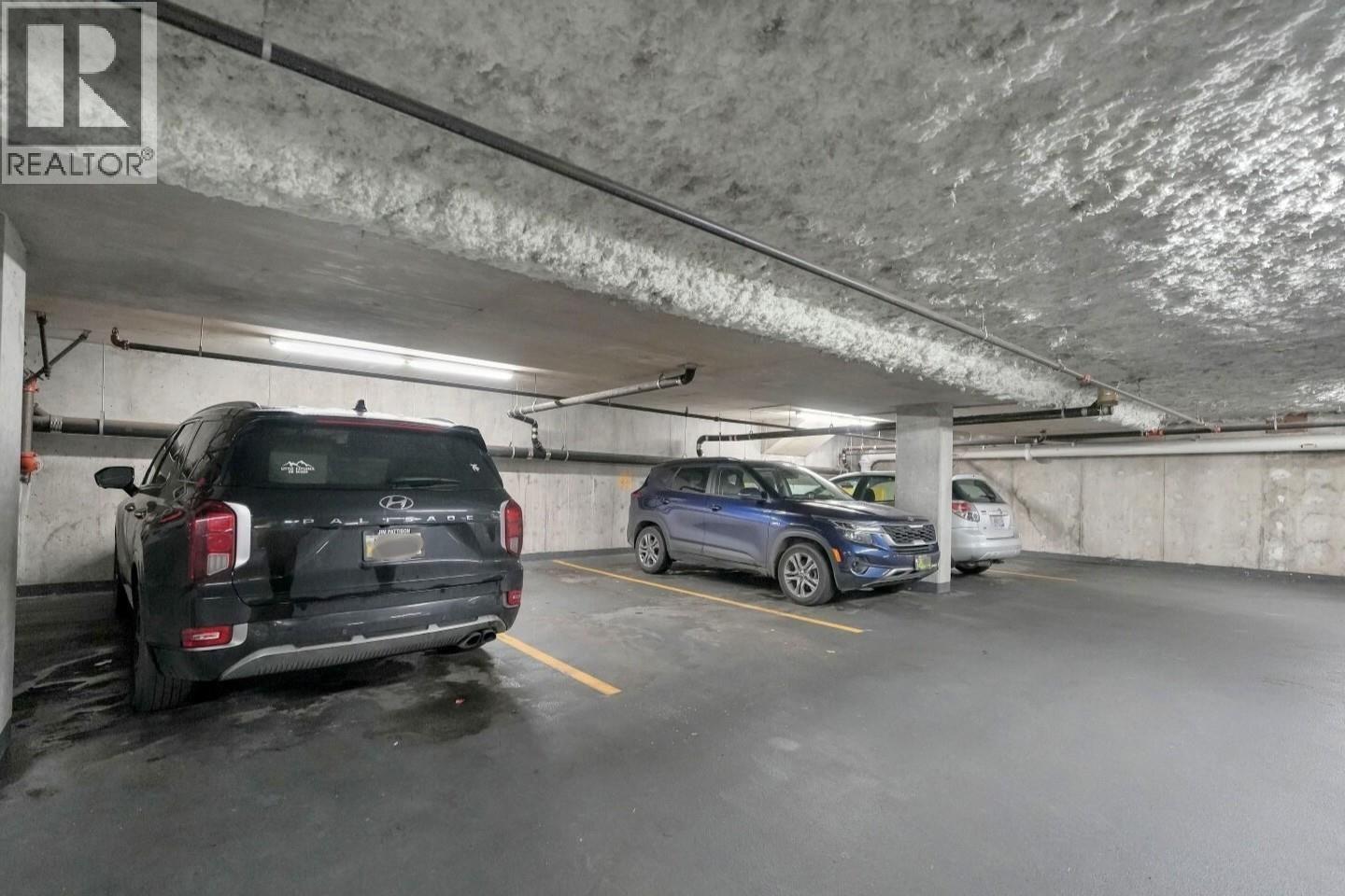 Ph6 2373 Atkins Avenue, Port Coquitlam, BC - Indoor Photo Showing Garage