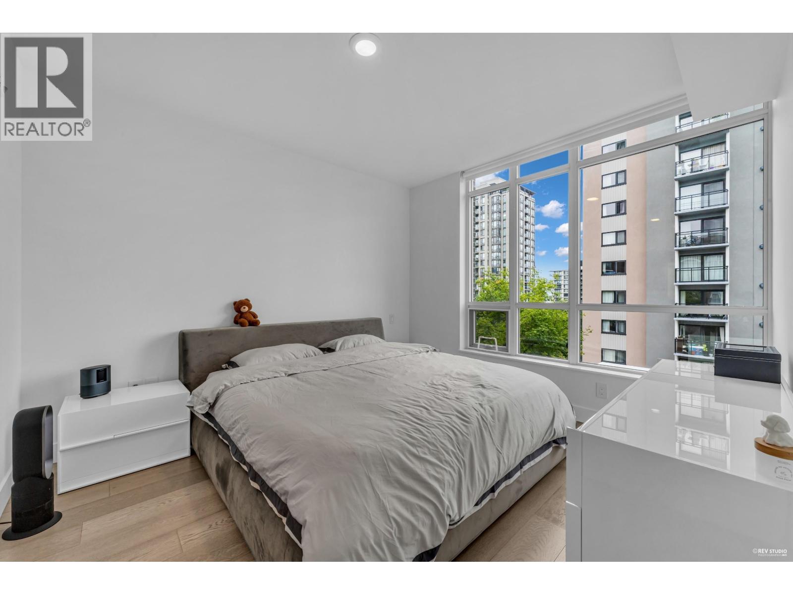 308 177 W 3Rd Street, North Vancouver, BC - Indoor Photo Showing Bedroom