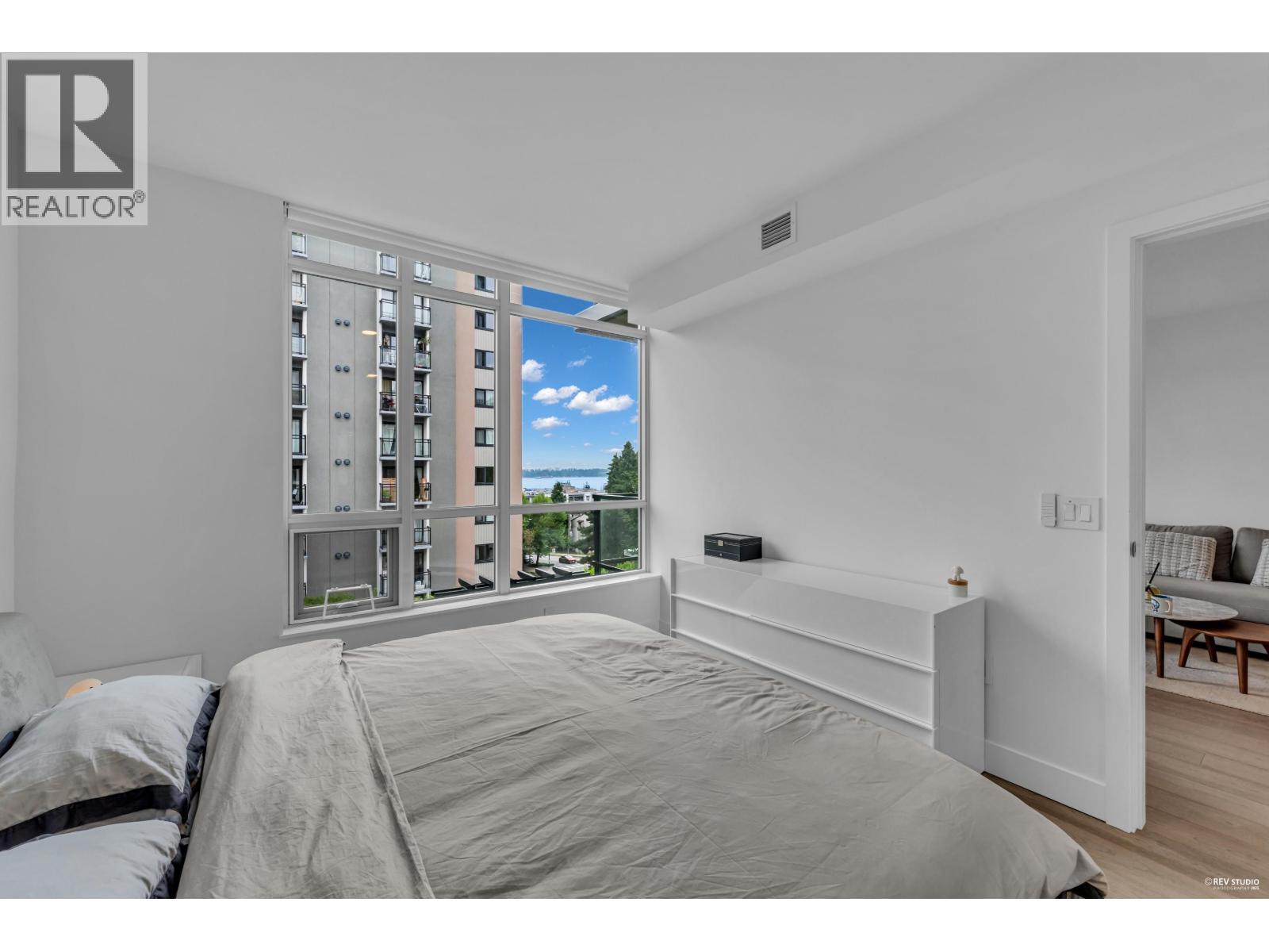 308 177 W 3Rd Street, North Vancouver, BC - Indoor Photo Showing Bedroom
