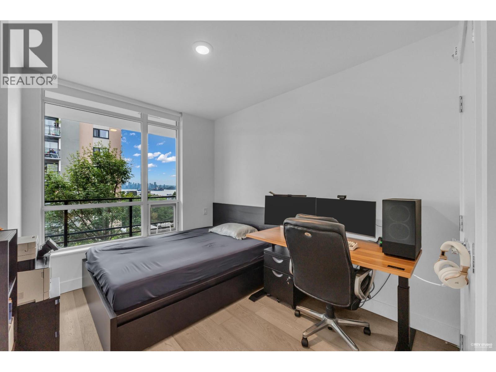 308 177 W 3Rd Street, North Vancouver, BC - Indoor Photo Showing Bedroom