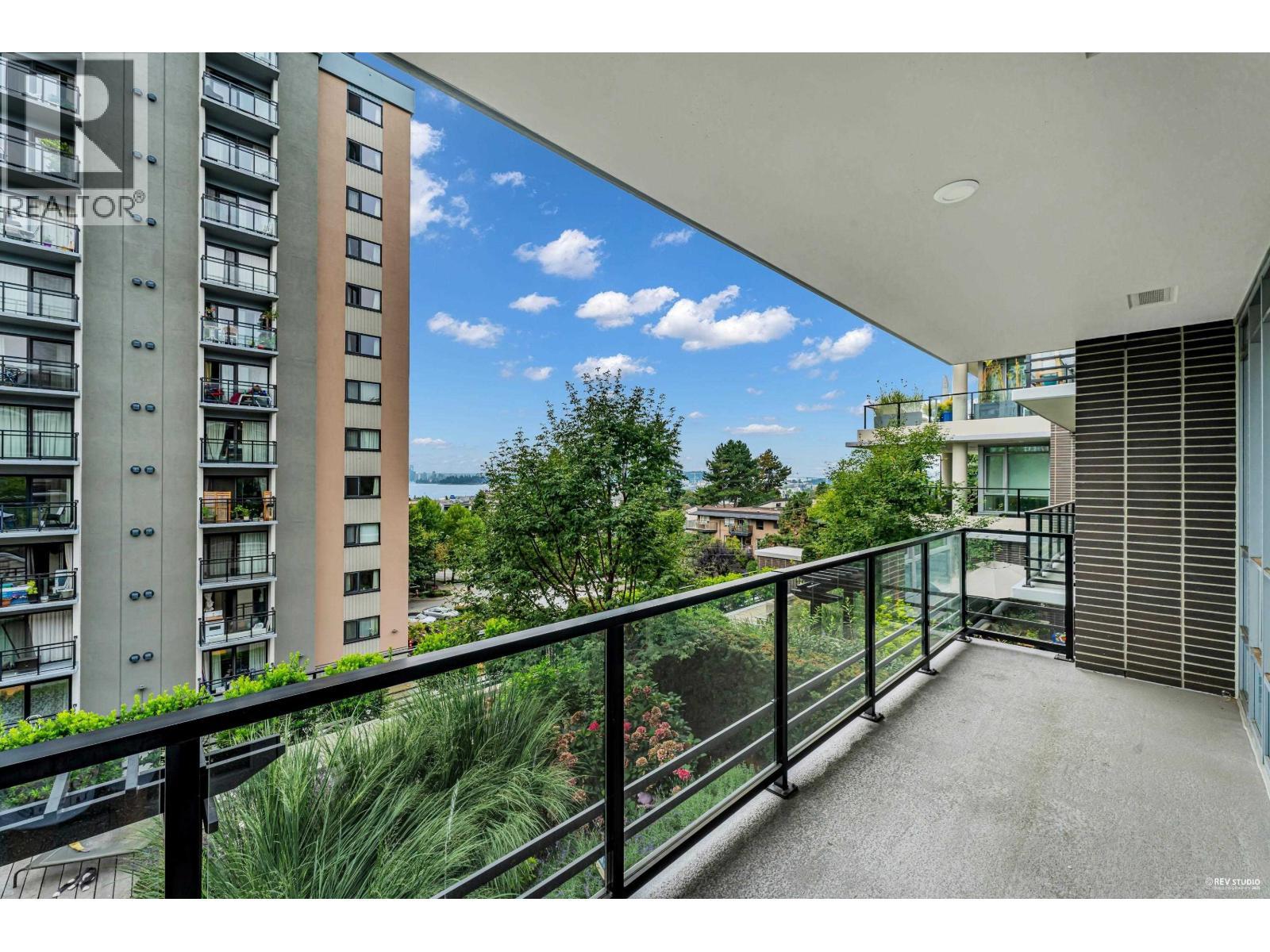 308 177 W 3Rd Street, North Vancouver, BC - Outdoor With Exterior