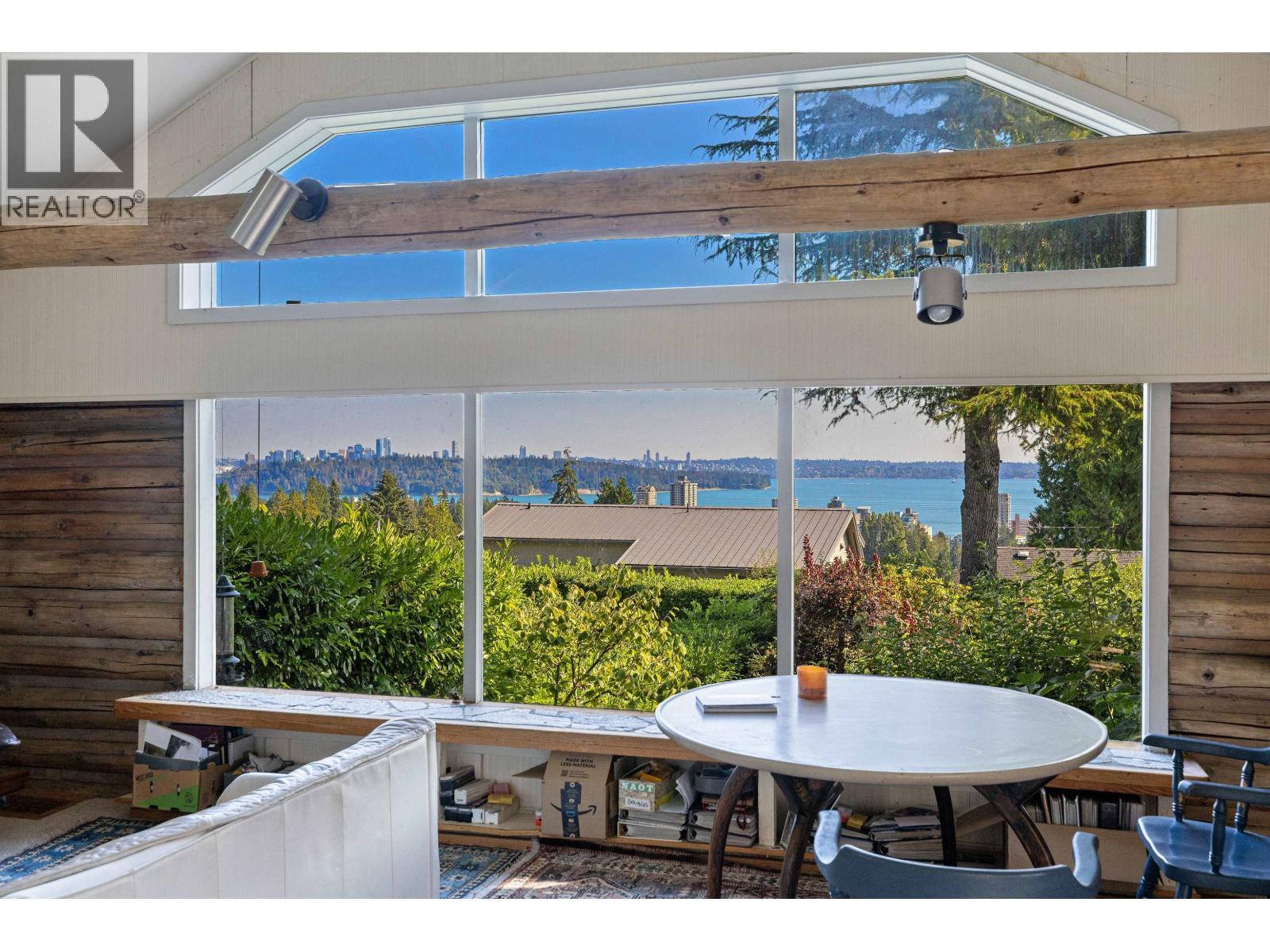 2234 Ottawa Avenue, West Vancouver, BC - Outdoor