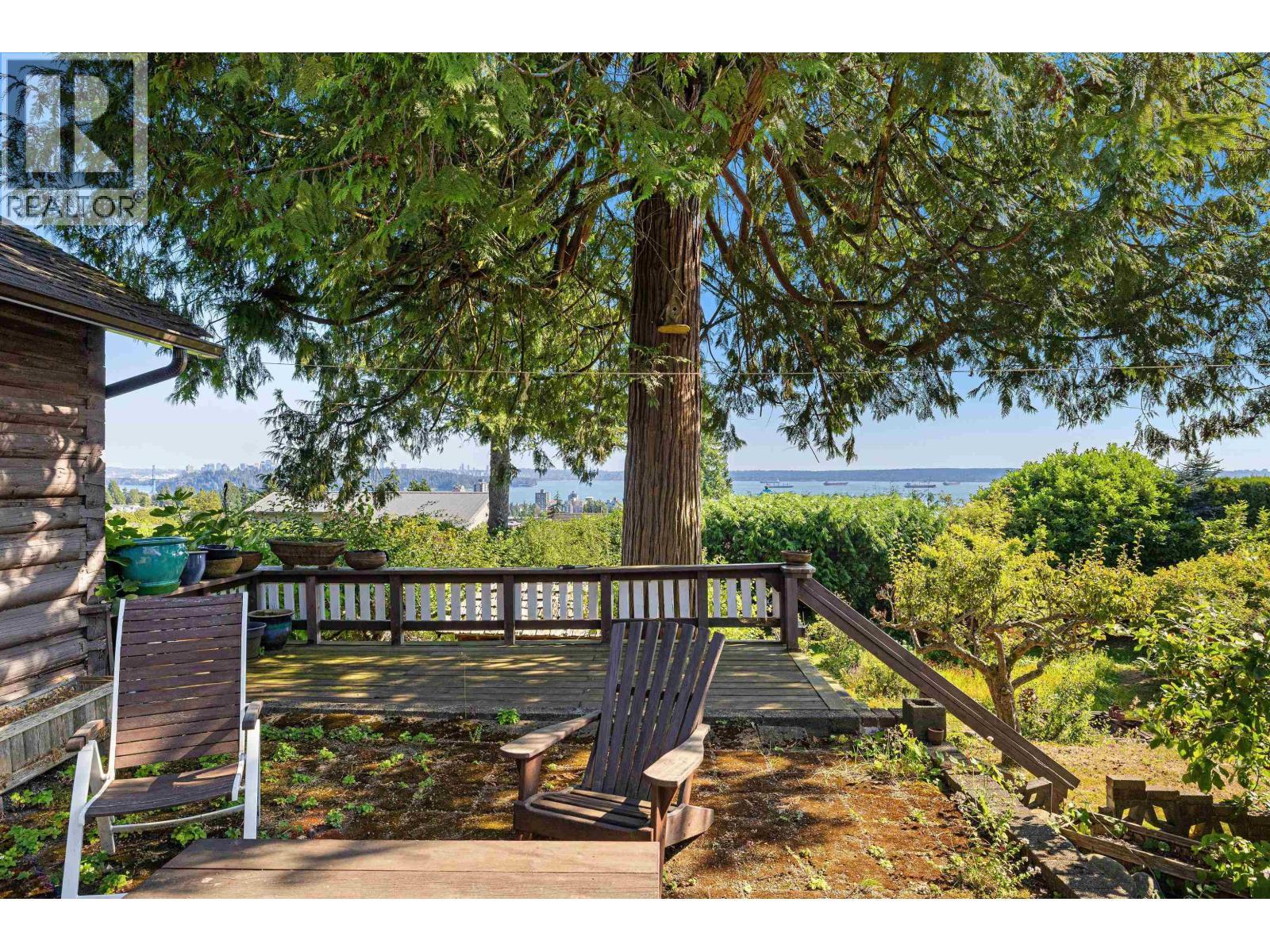 2234 Ottawa Avenue, West Vancouver, BC - Outdoor With View