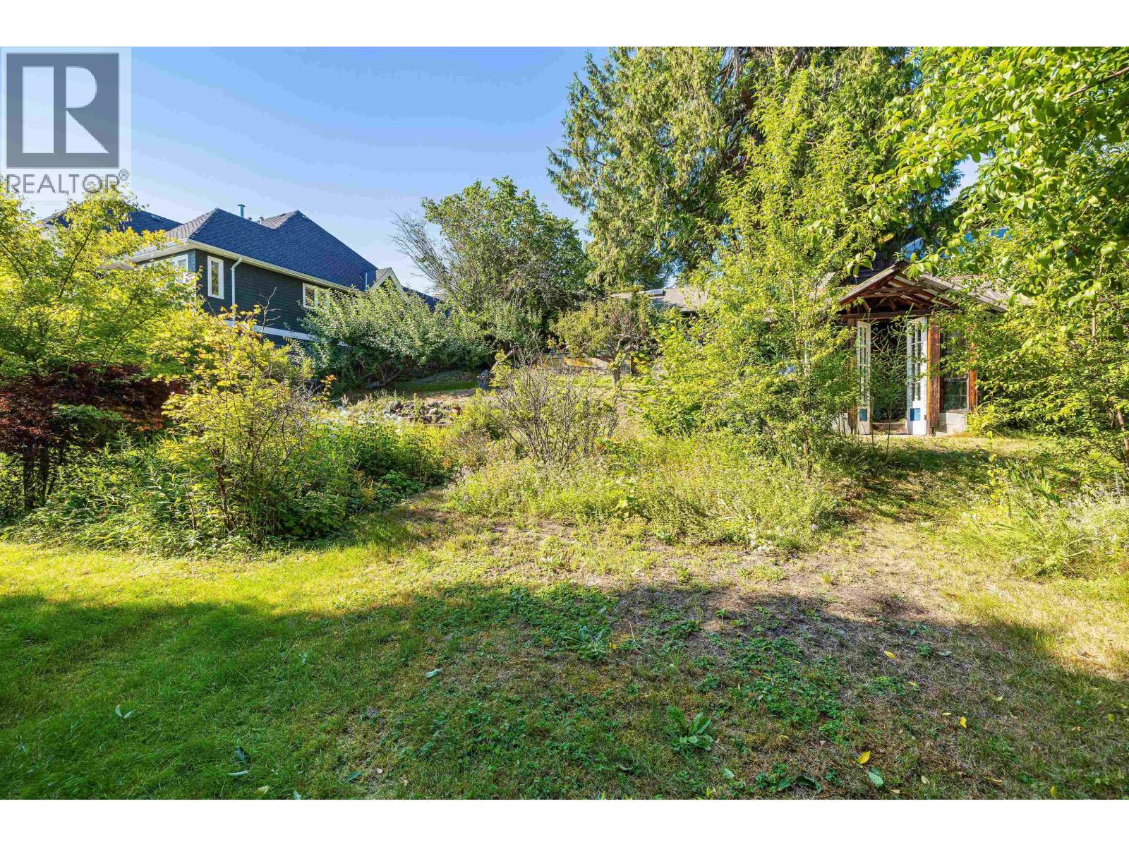 2234 Ottawa Avenue, West Vancouver, BC - Outdoor