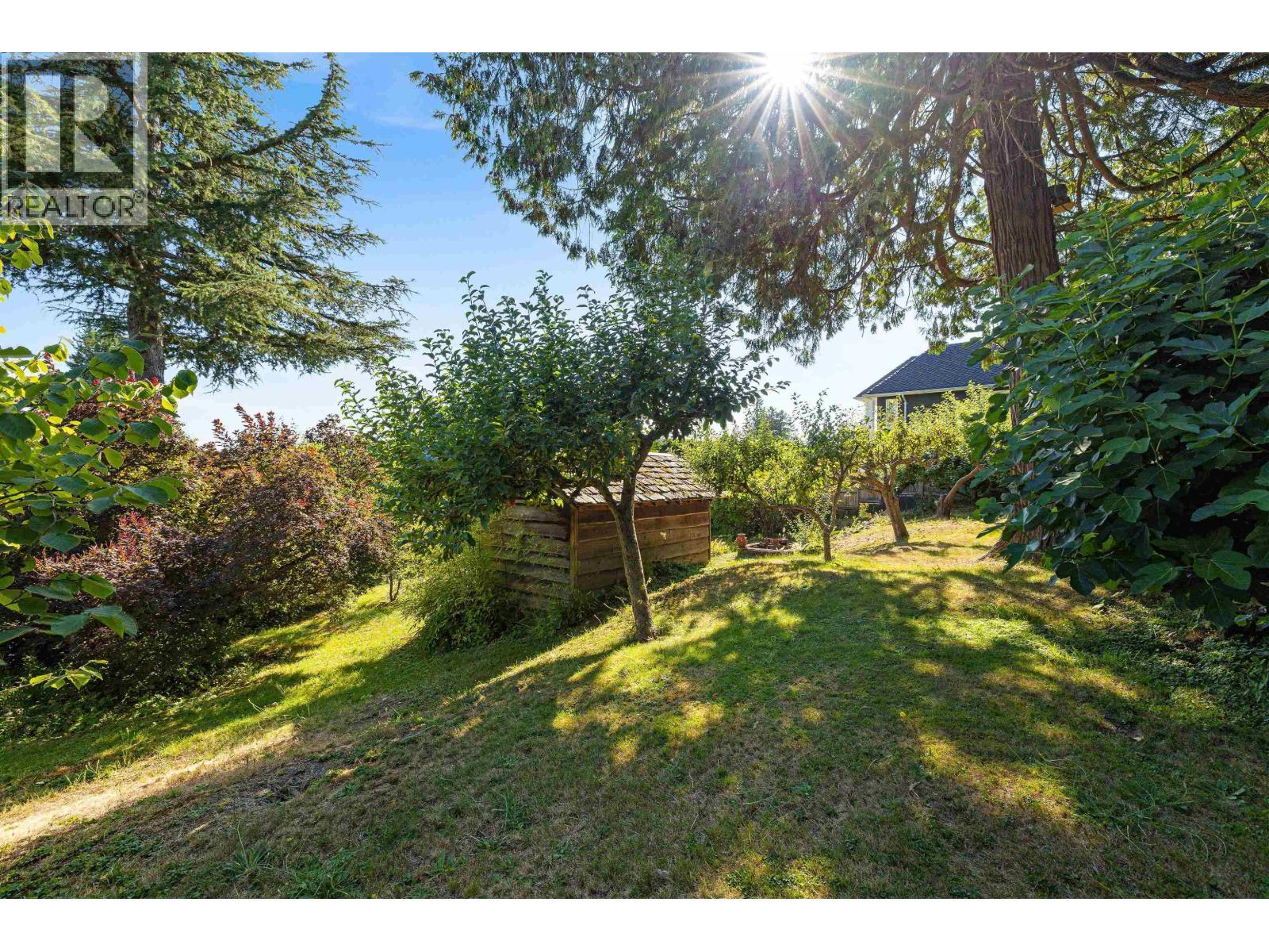 2234 Ottawa Avenue, West Vancouver, BC - Outdoor