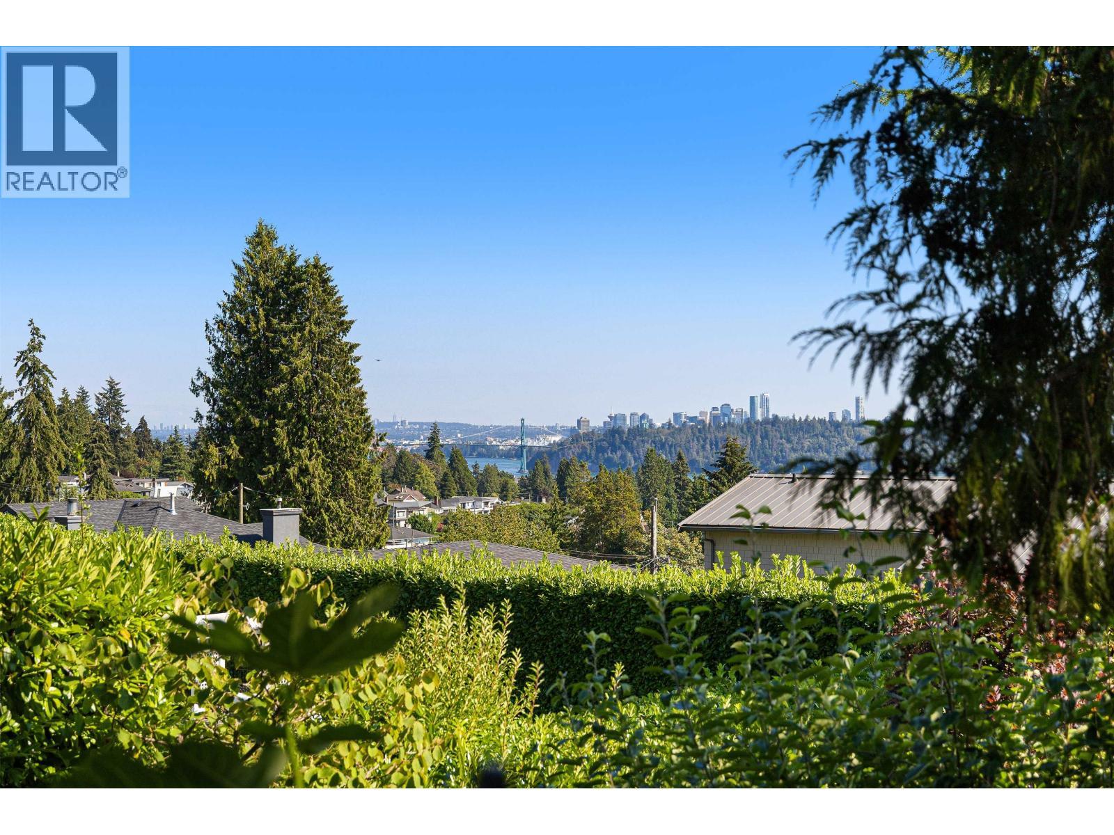 2234 Ottawa Avenue, West Vancouver, BC - Outdoor With View