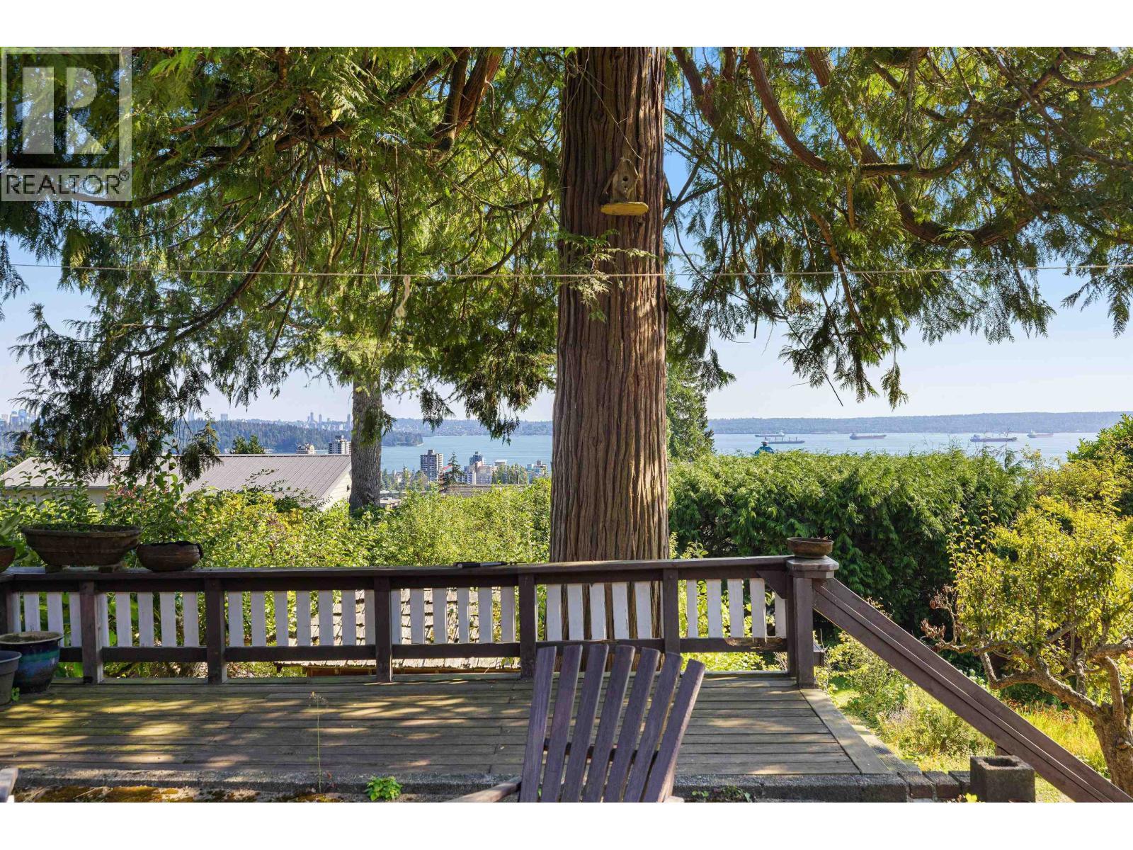 2234 Ottawa Avenue, West Vancouver, BC - Outdoor With View