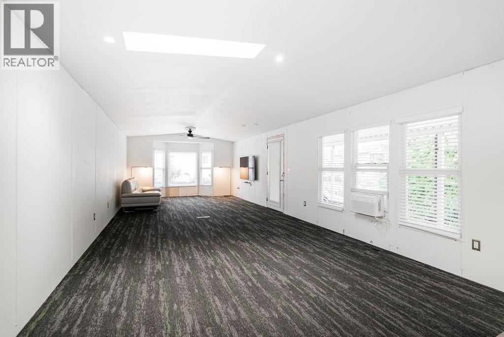 19728 Poplar Place, Pitt Meadows, BC - Indoor Photo Showing Other Room